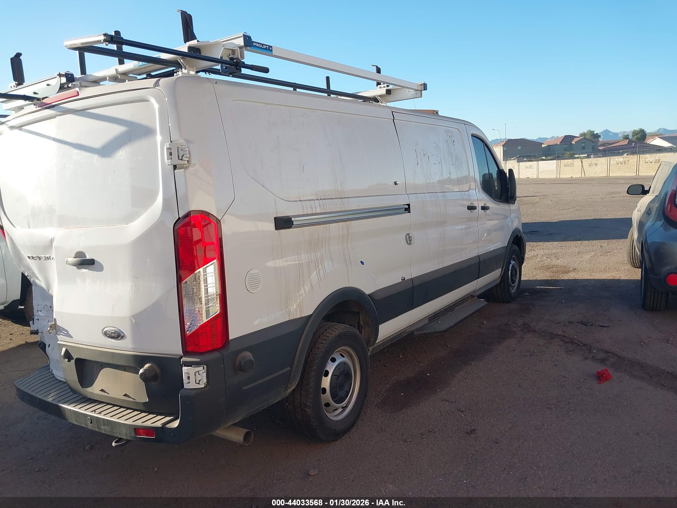 FORD TRANSIT-250 image 4