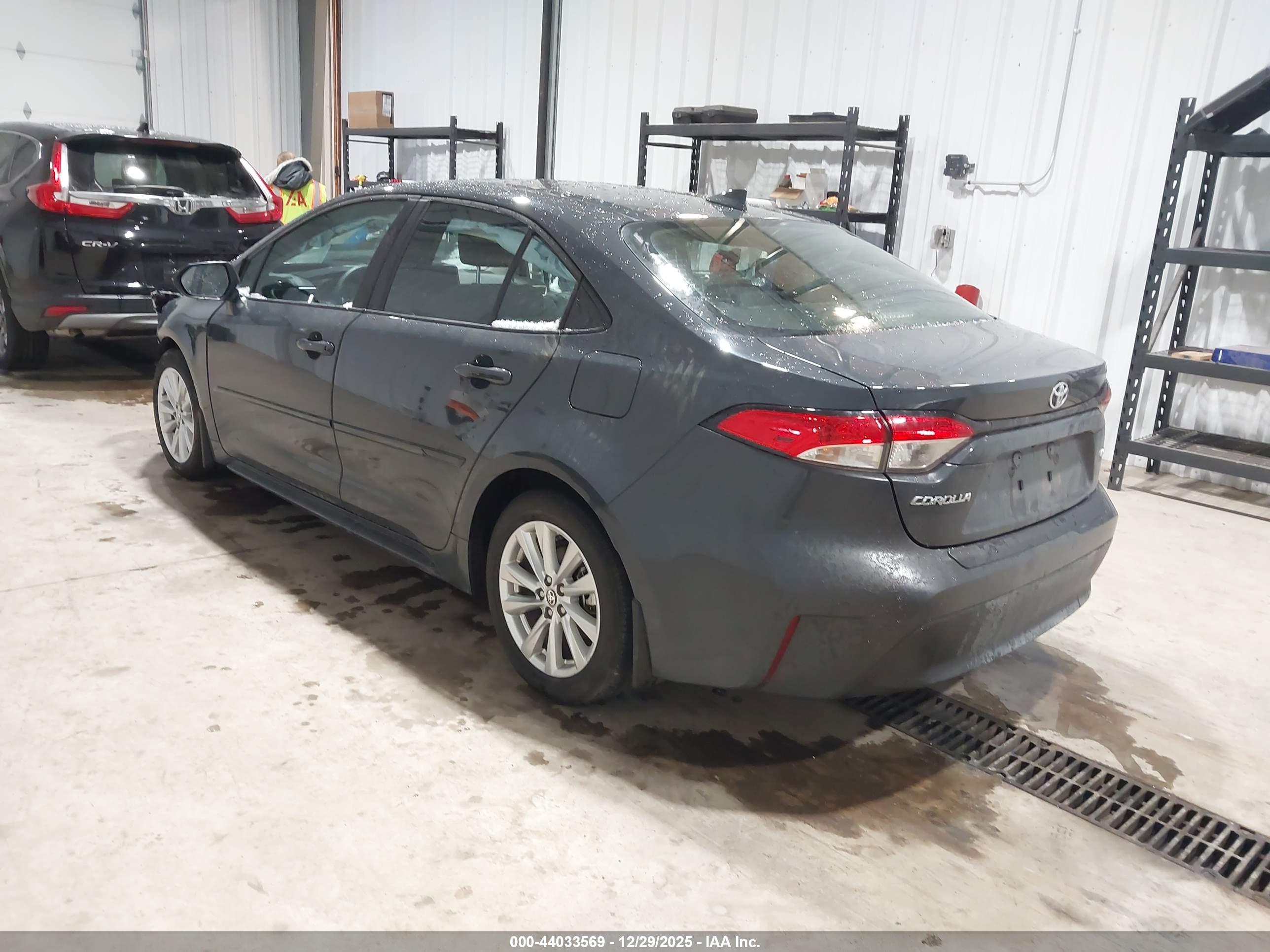 TOYOTA COROLLA image 3