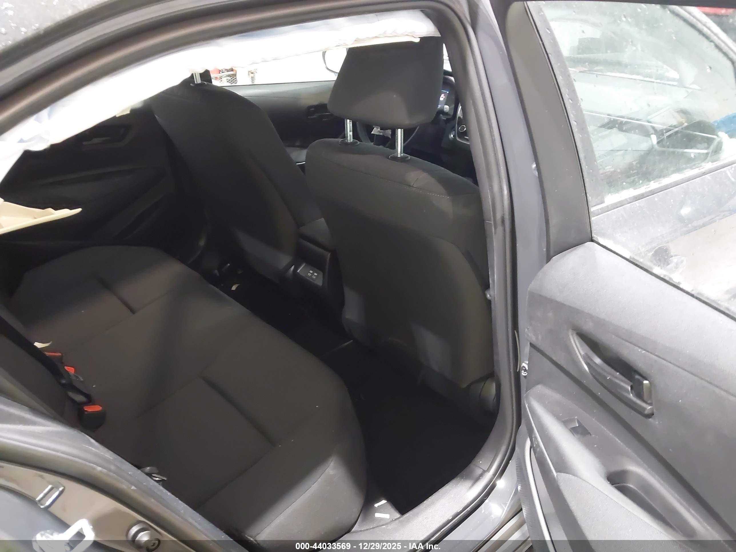TOYOTA COROLLA image 8