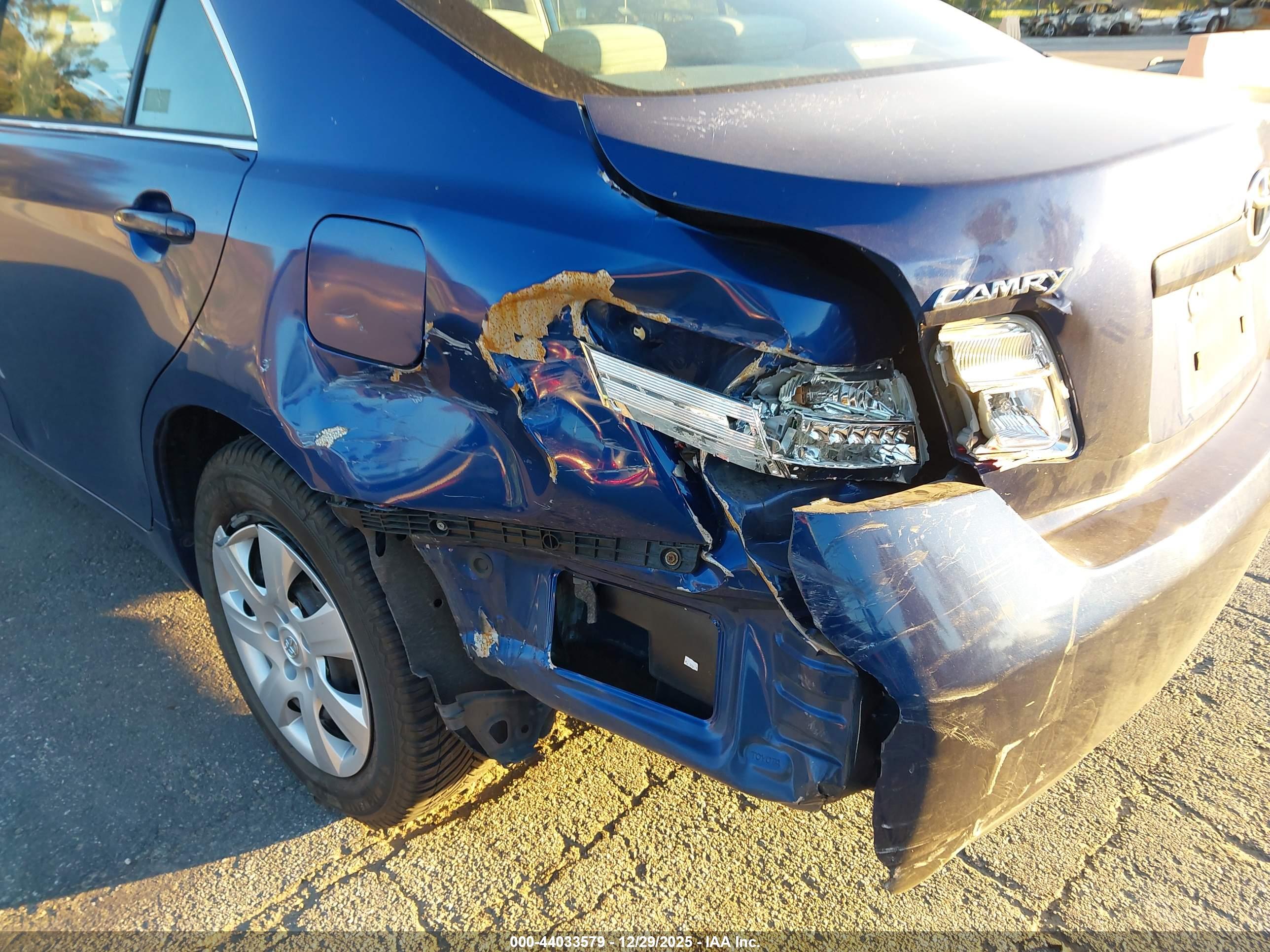 TOYOTA CAMRY image 6