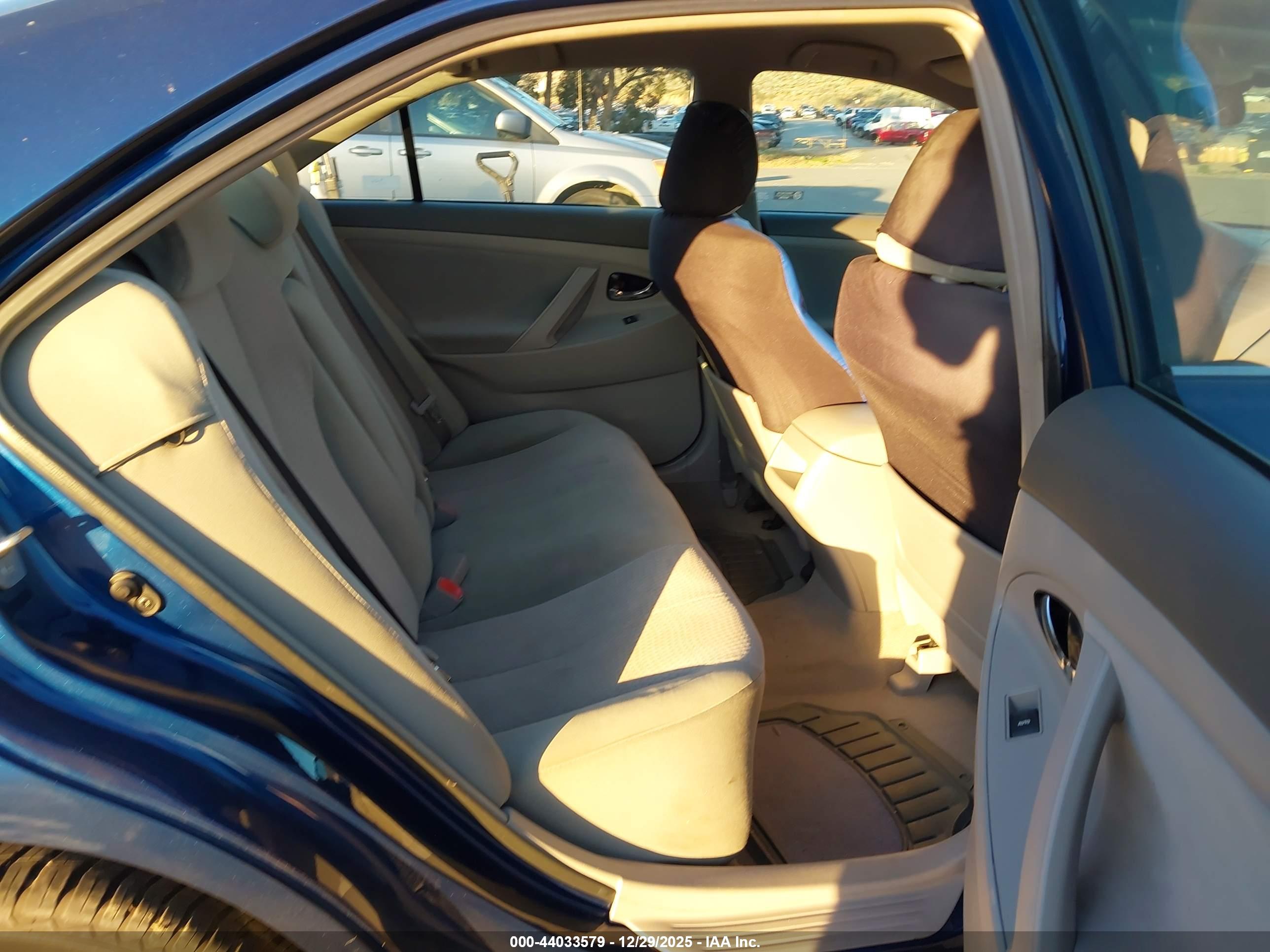 TOYOTA CAMRY image 8