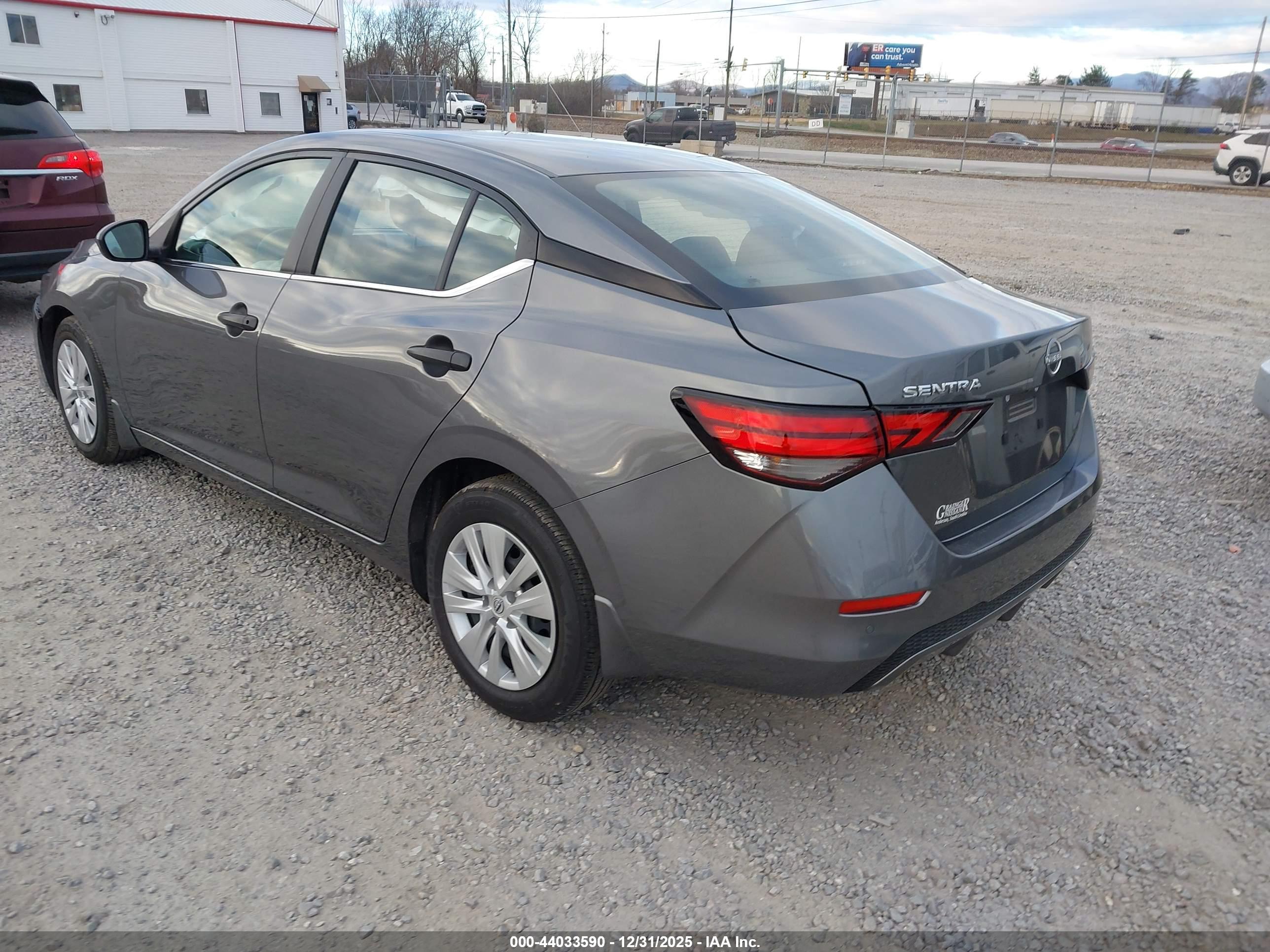NISSAN SENTRA image 3