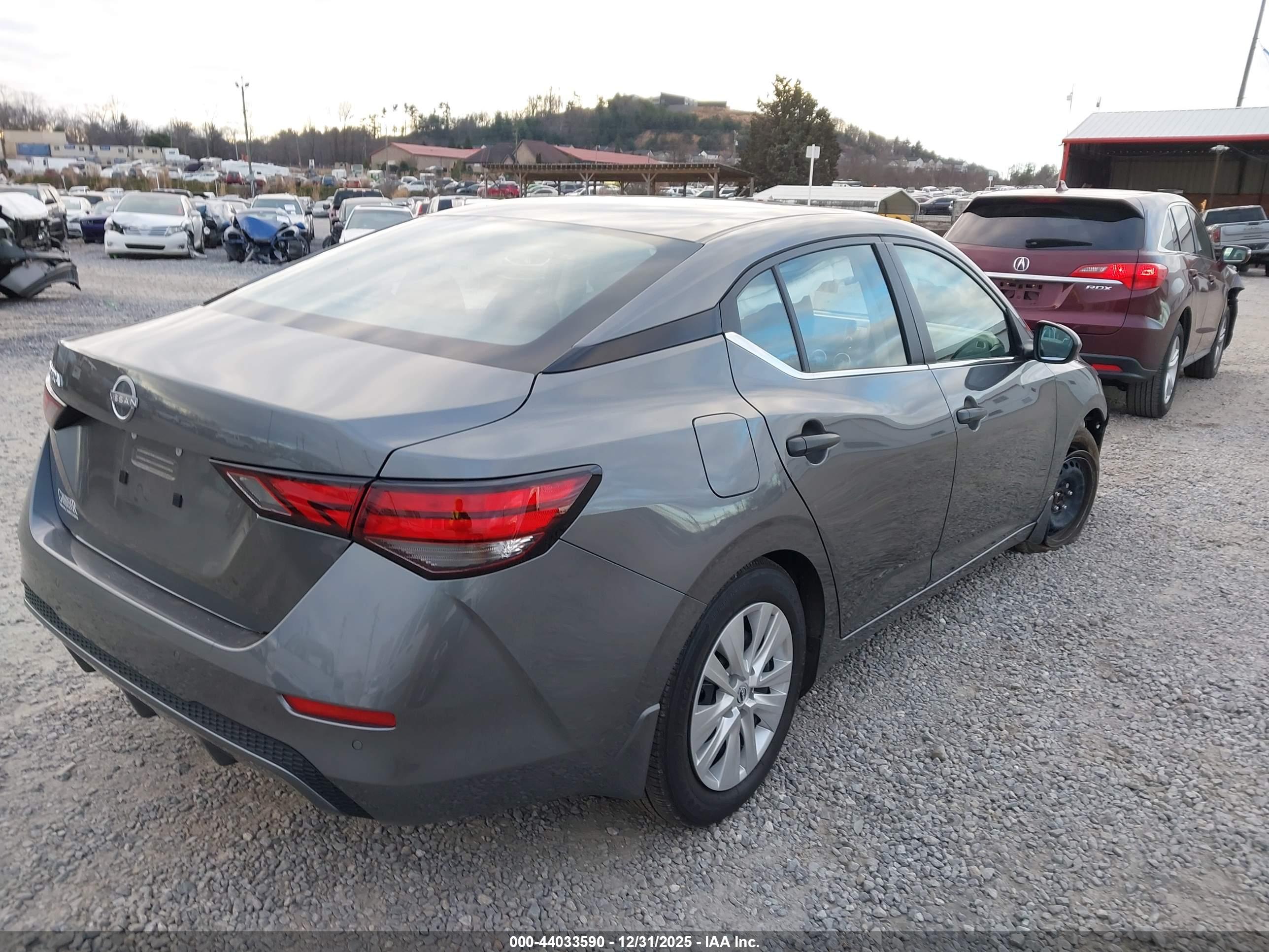 NISSAN SENTRA image 4
