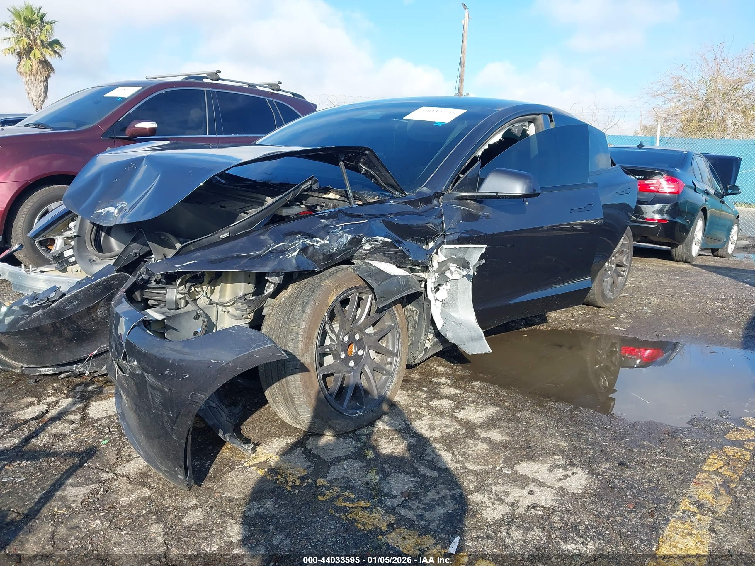 TESLA MODEL image 2