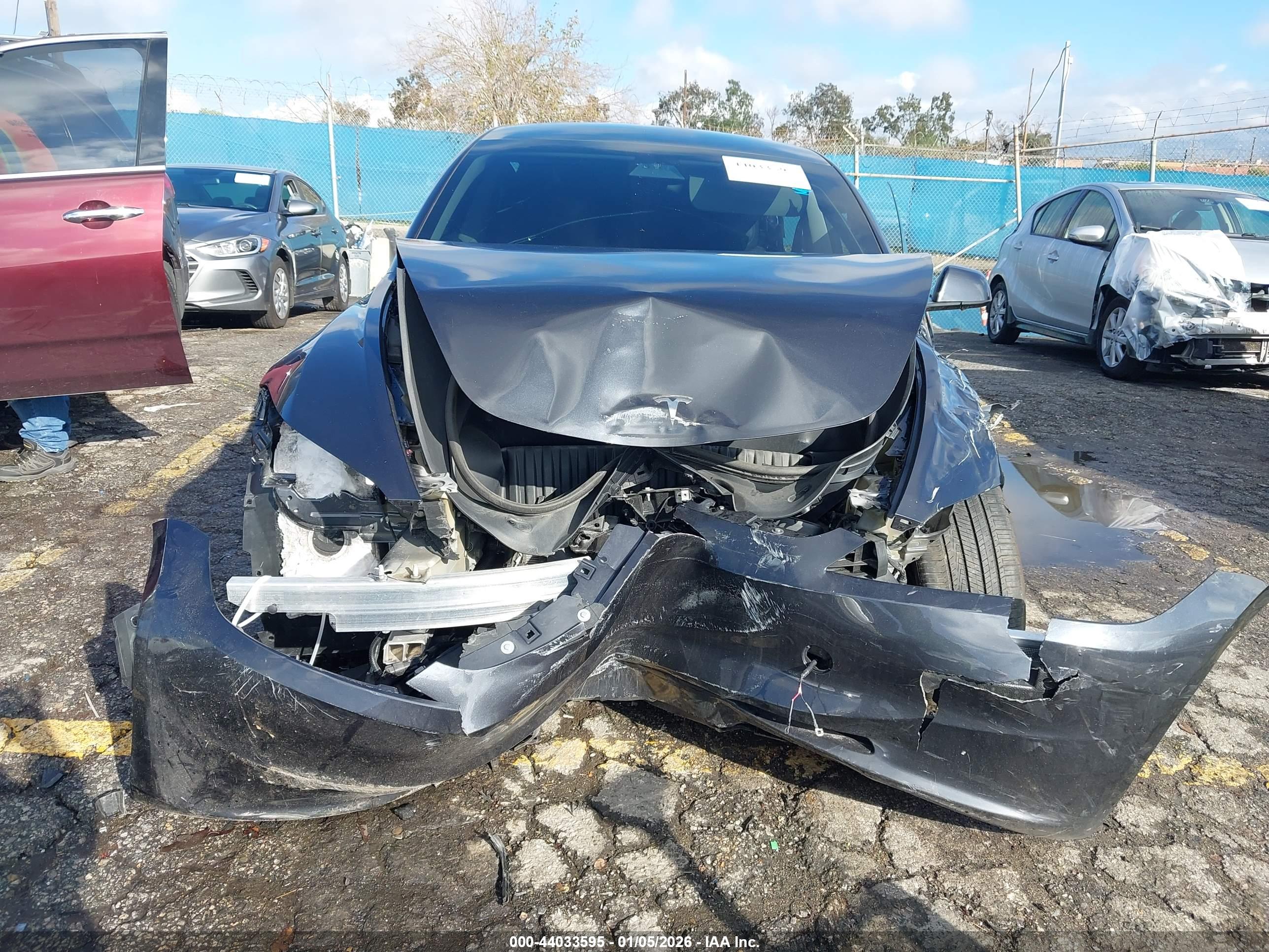 TESLA MODEL image 6