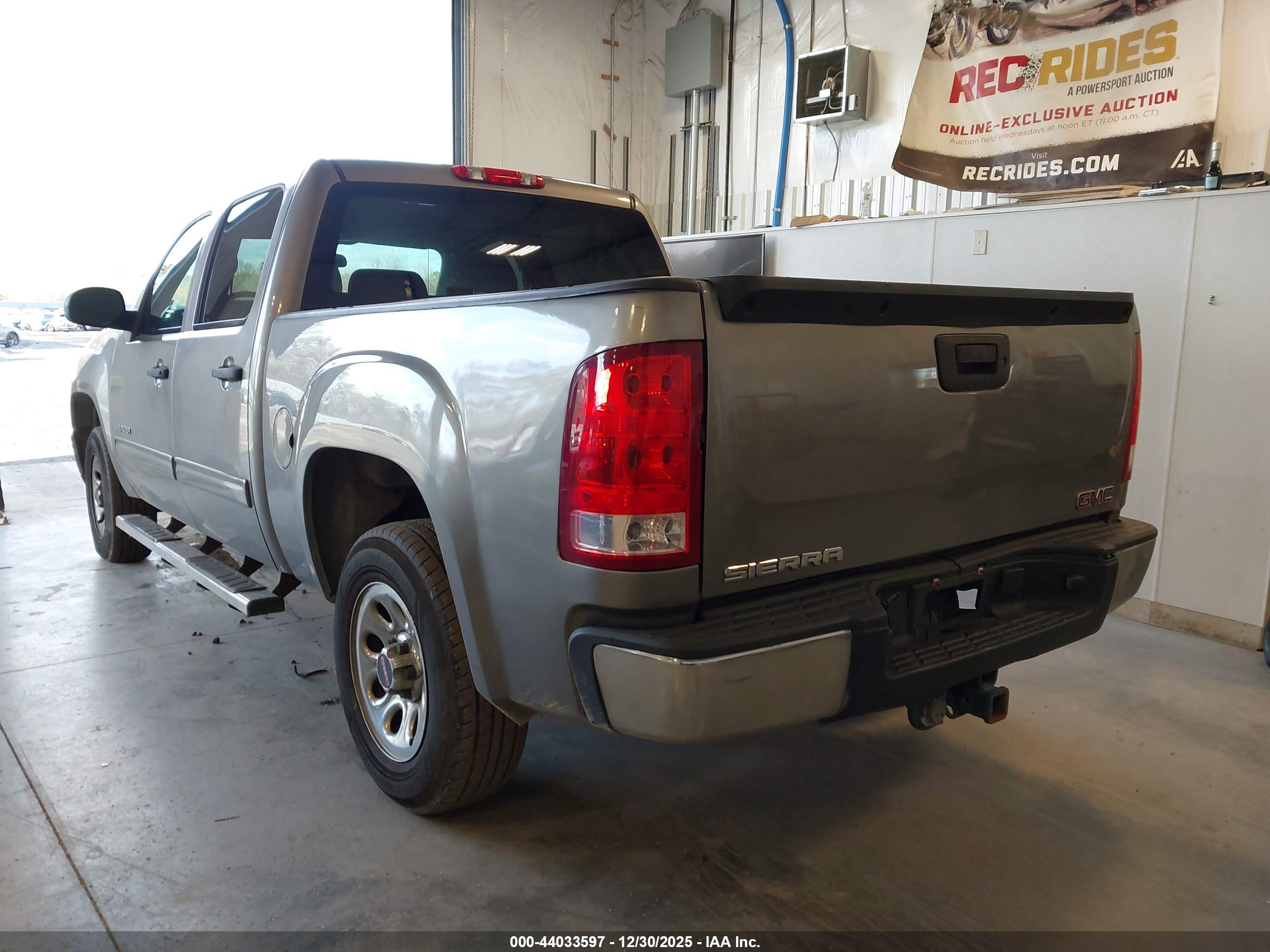 GMC SIERRA image 3