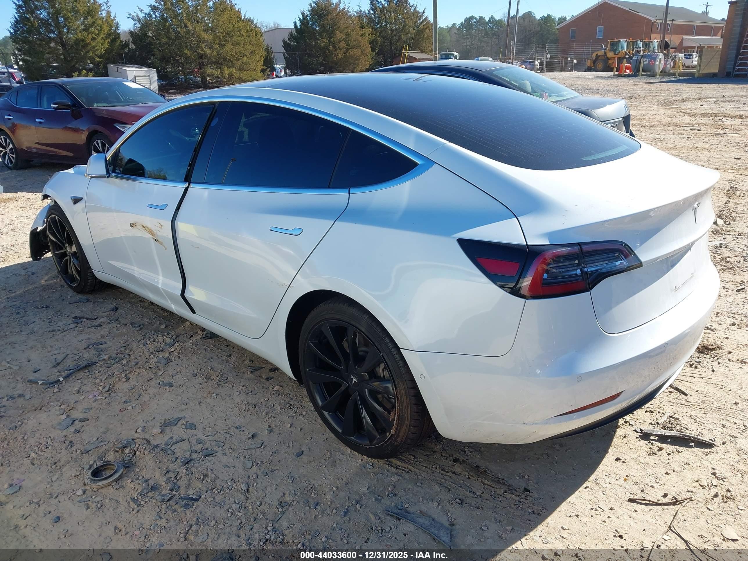 TESLA MODEL image 3