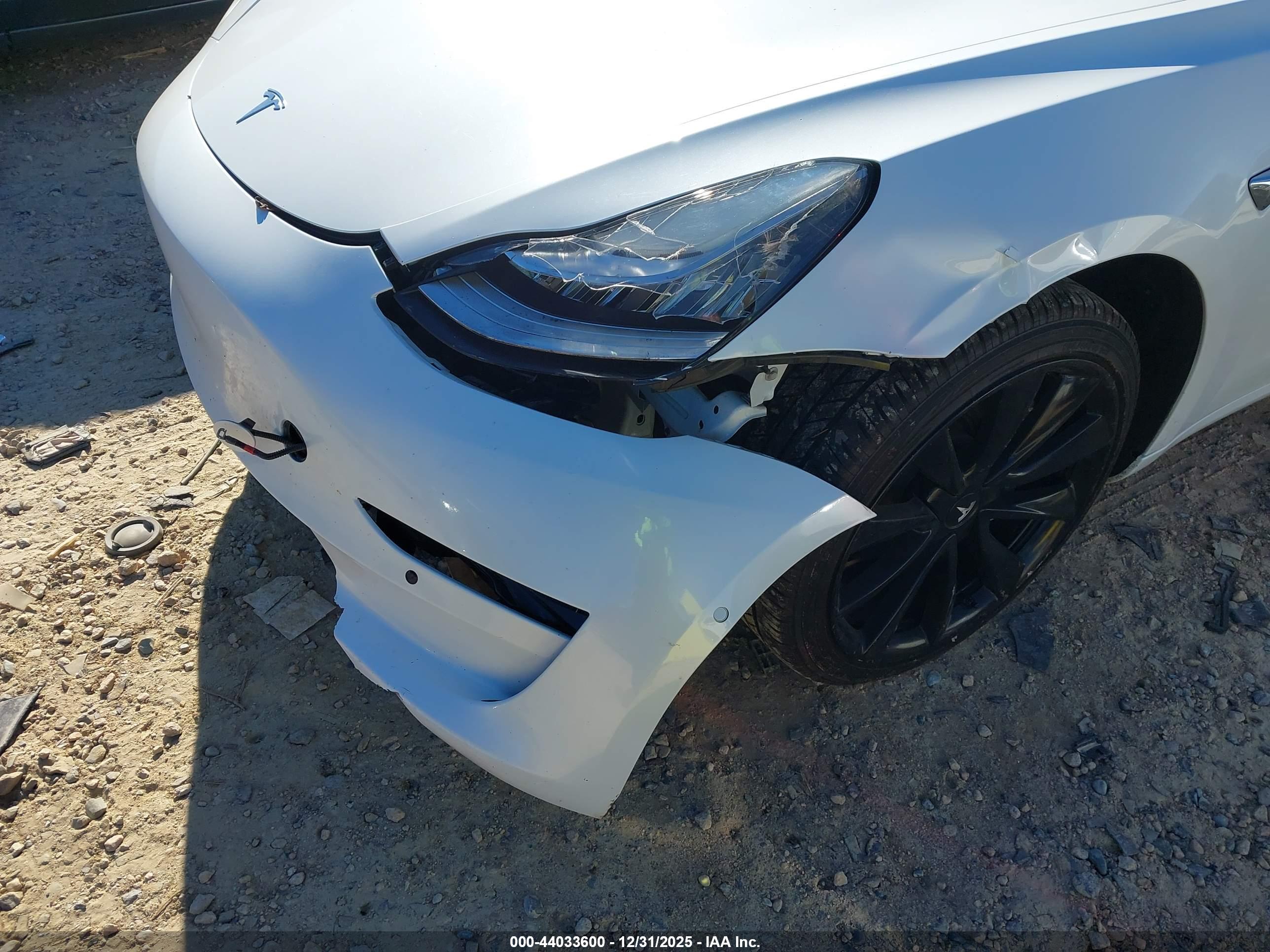 TESLA MODEL image 6
