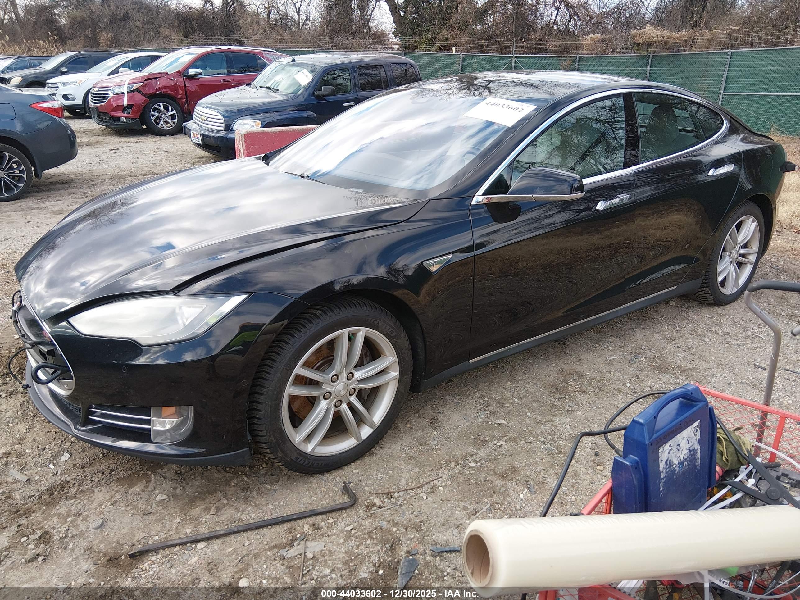 TESLA MODEL image 2