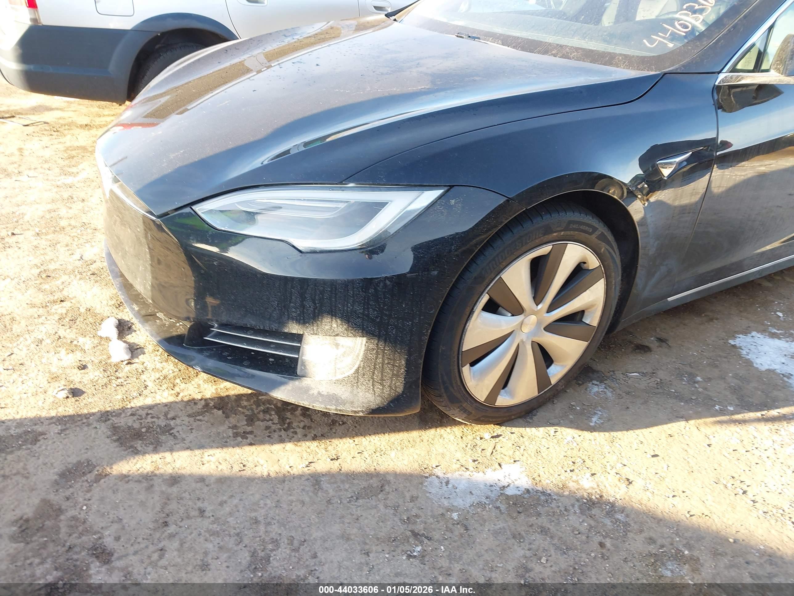 TESLA MODEL image 6