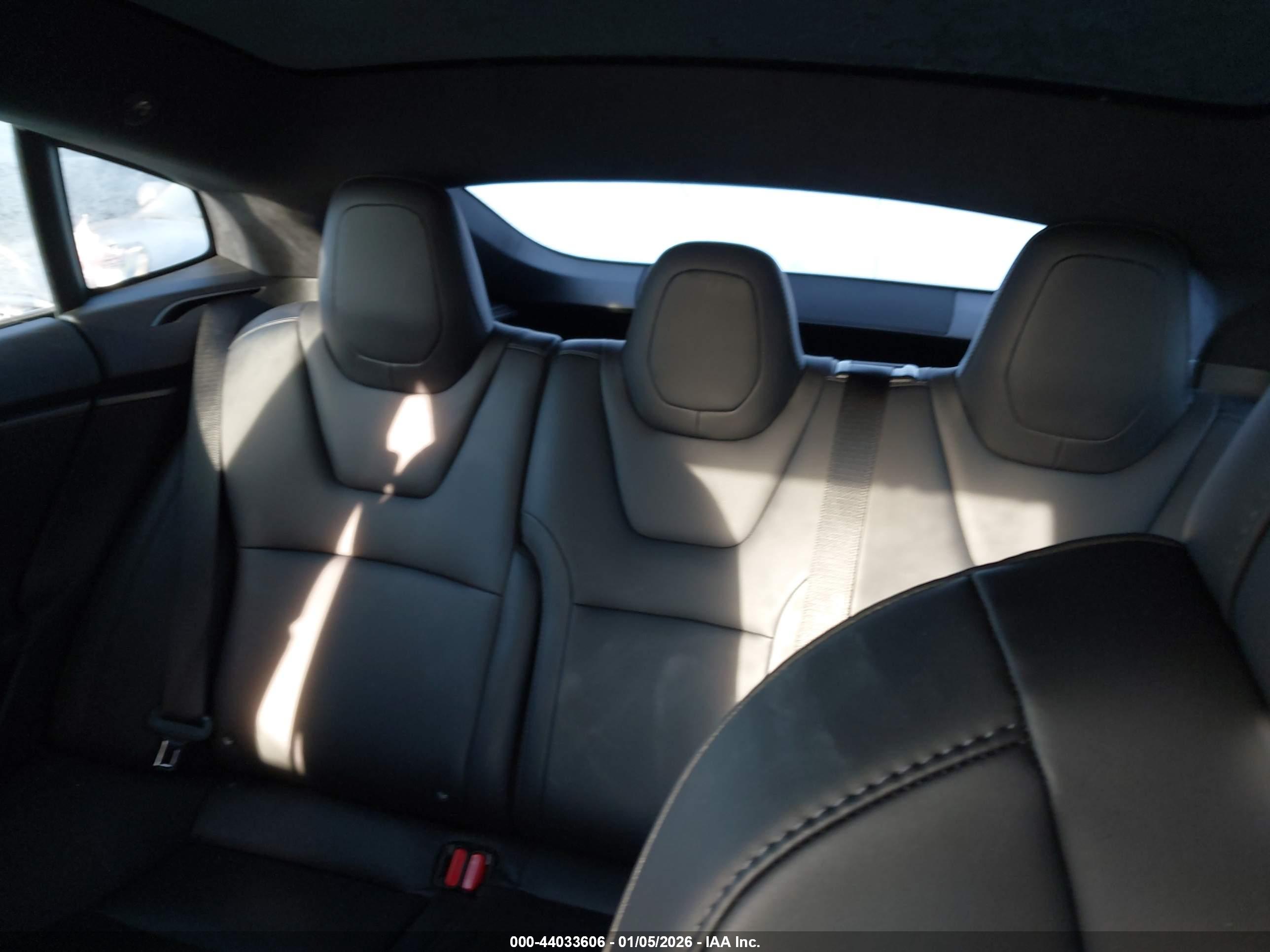 TESLA MODEL image 8