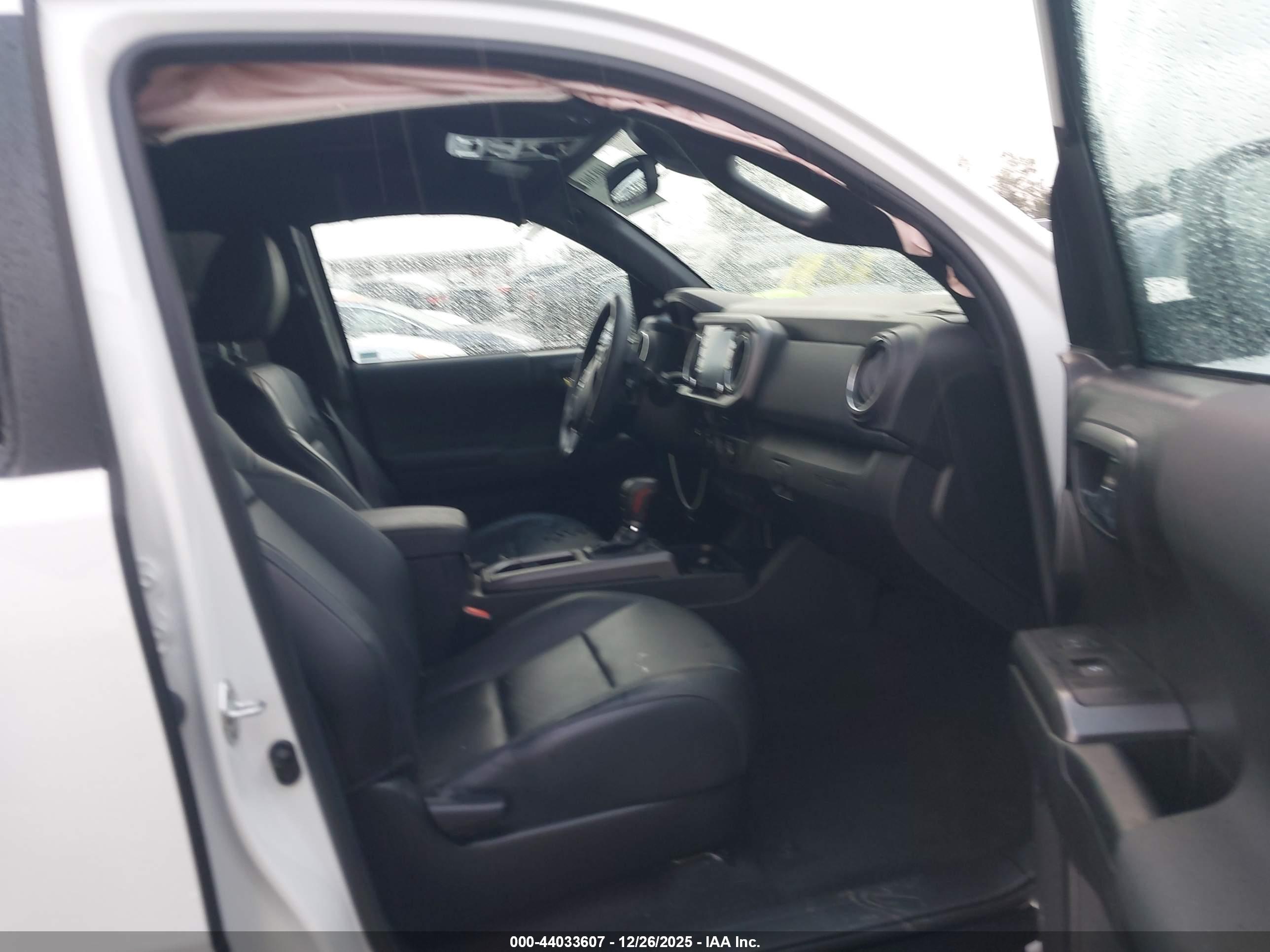 TOYOTA TACOMA image 5