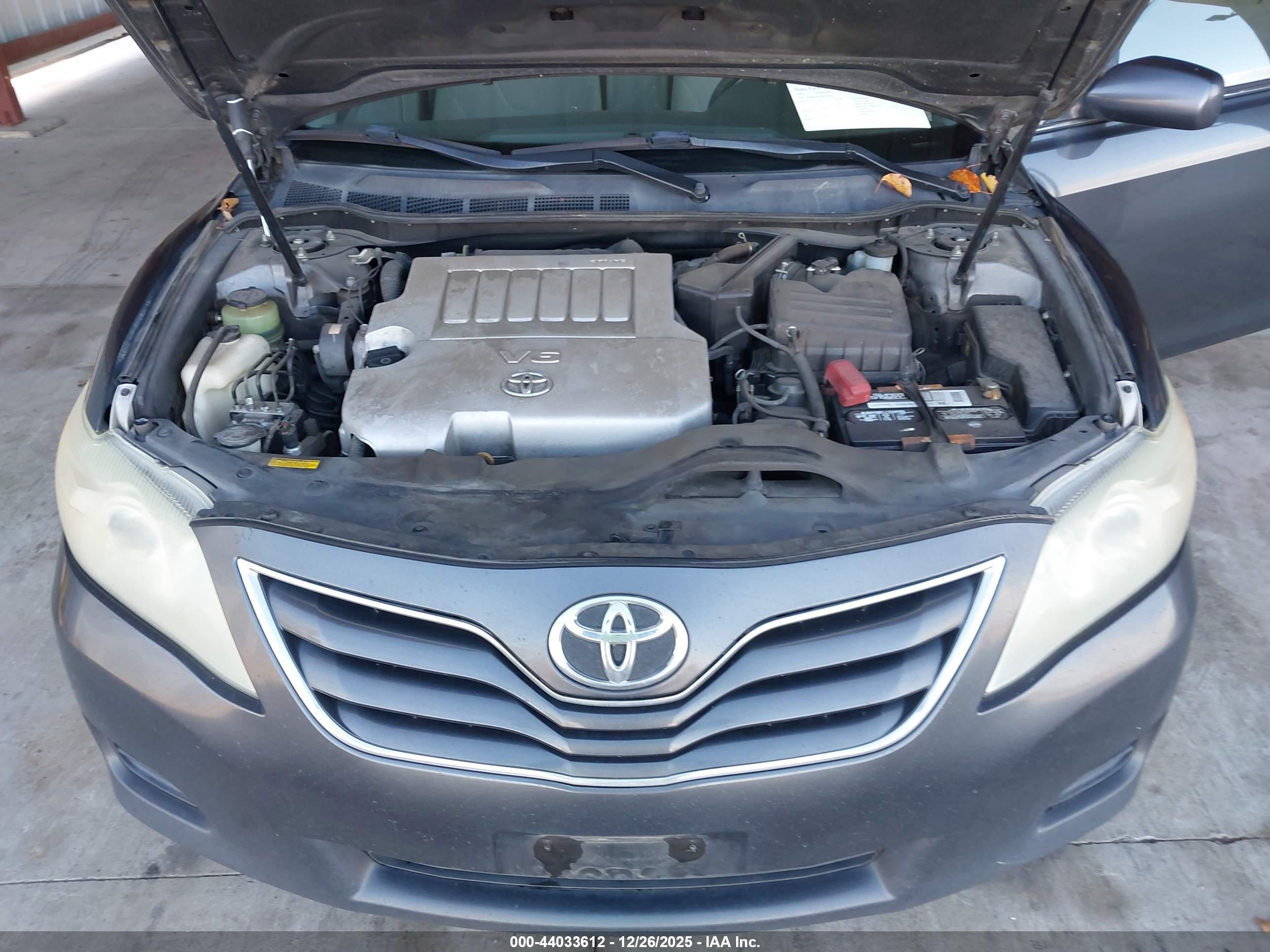 TOYOTA CAMRY image 10