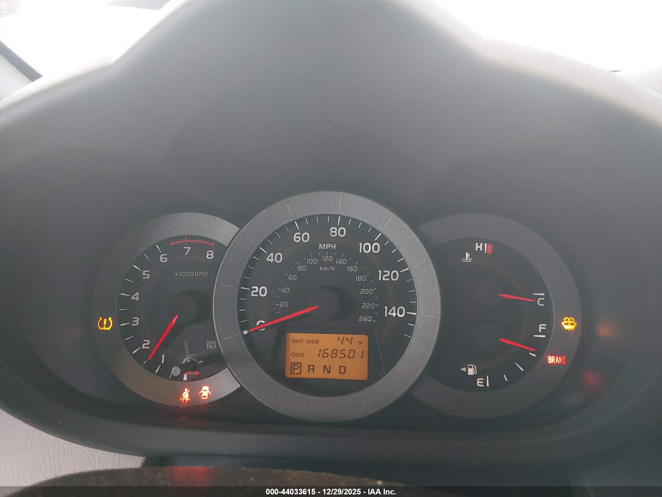 TOYOTA RAV4 image 7