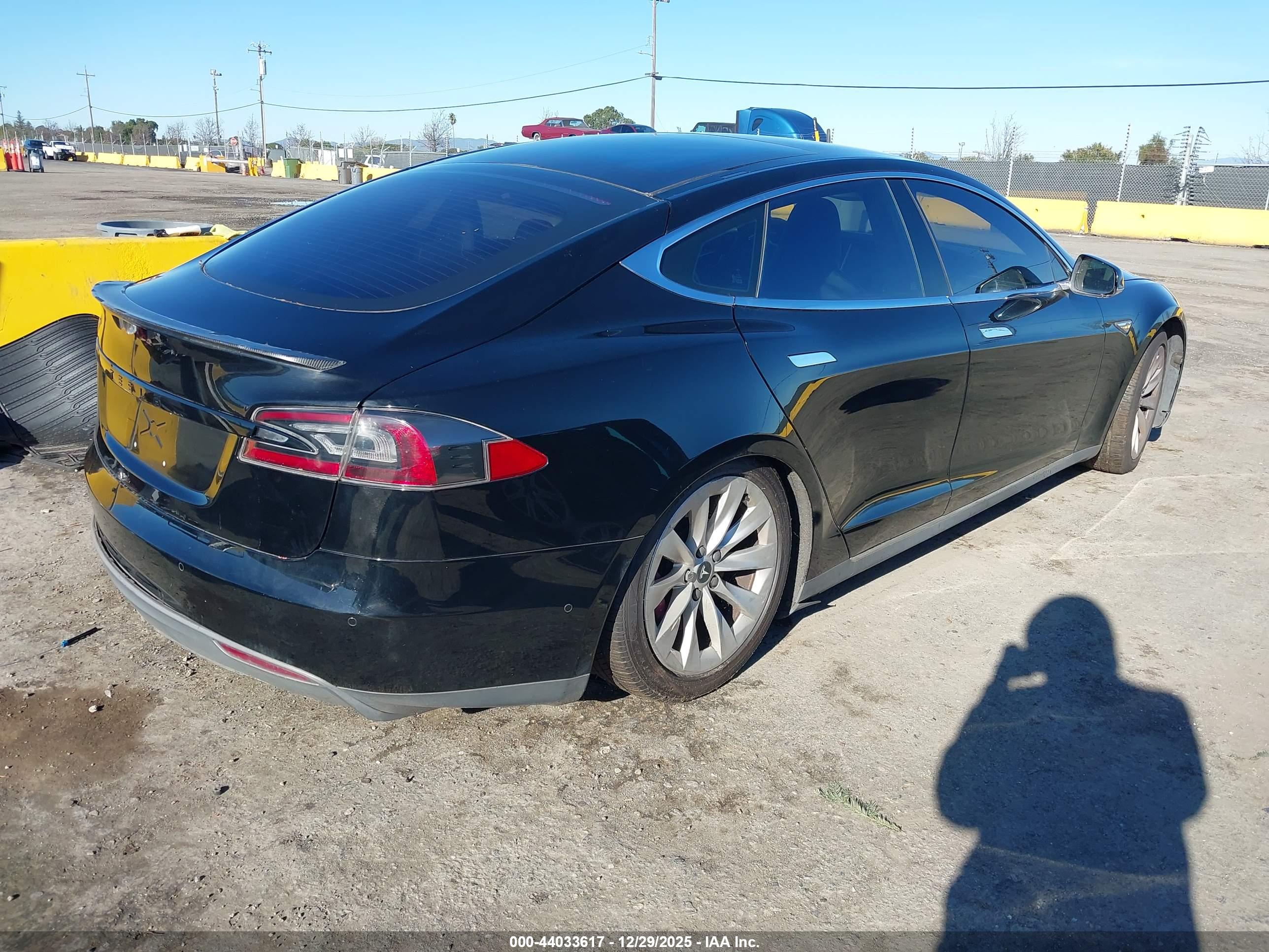 TESLA MODEL image 4