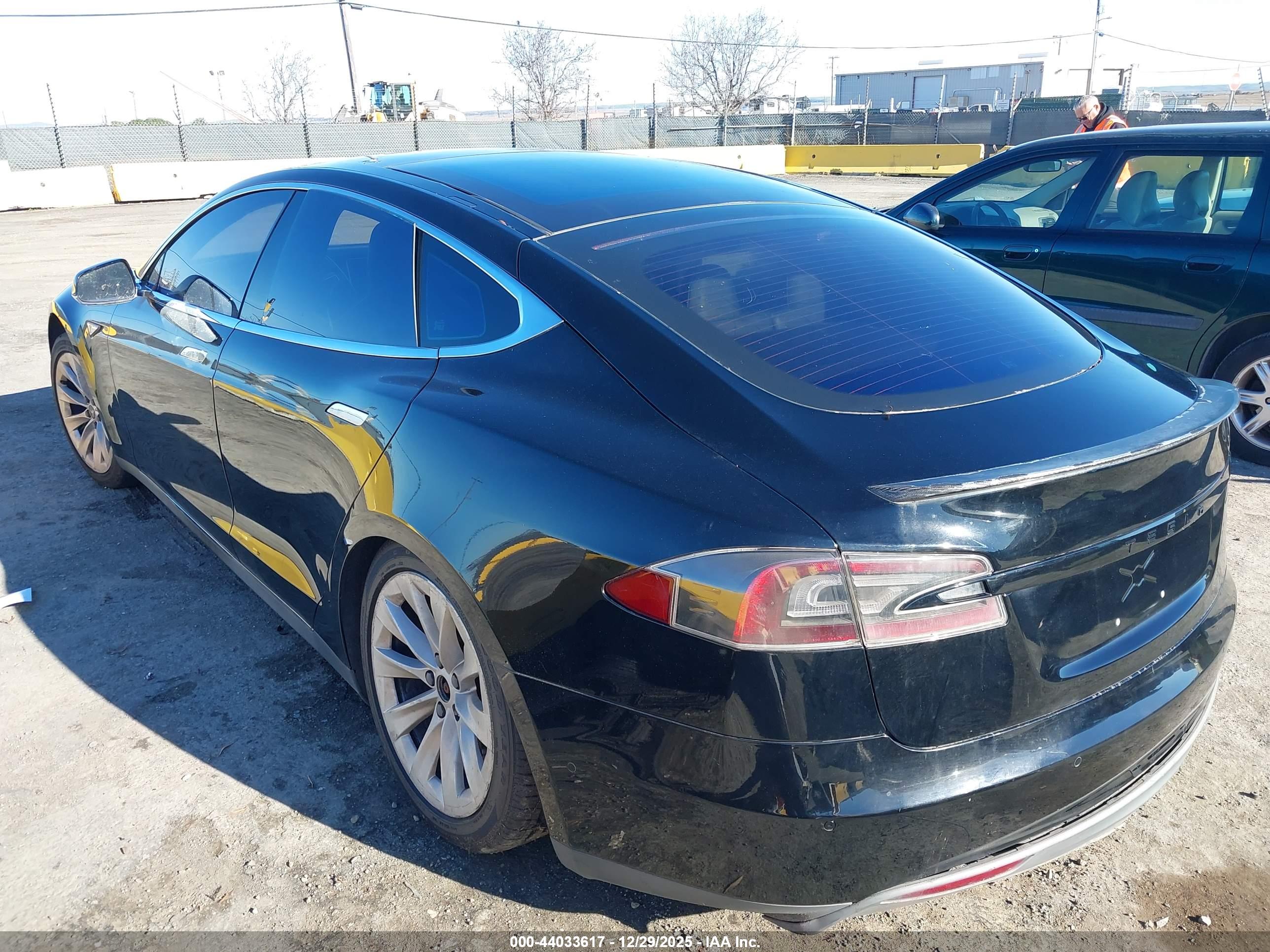 TESLA MODEL image 6