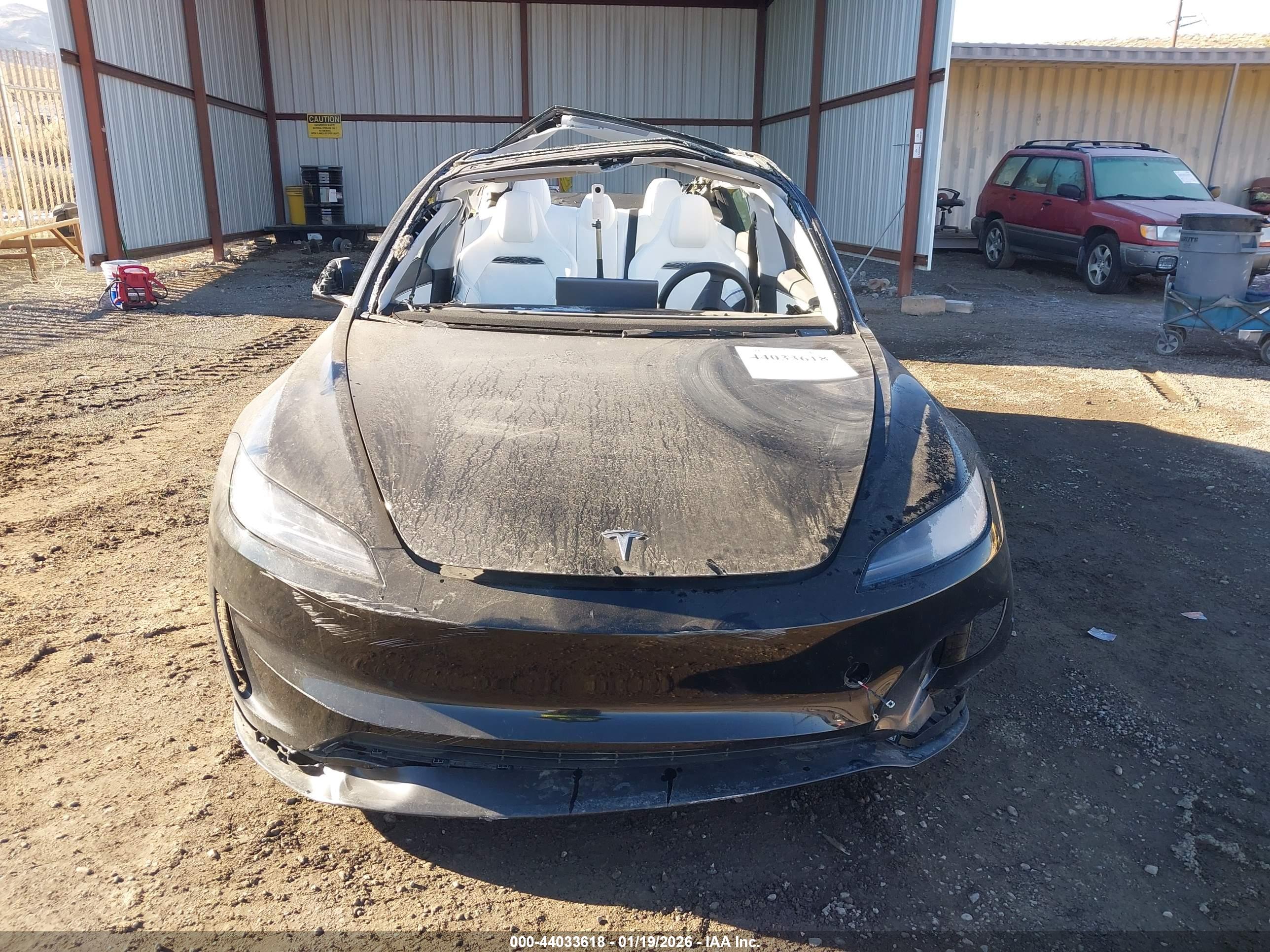 TESLA MODEL image 6