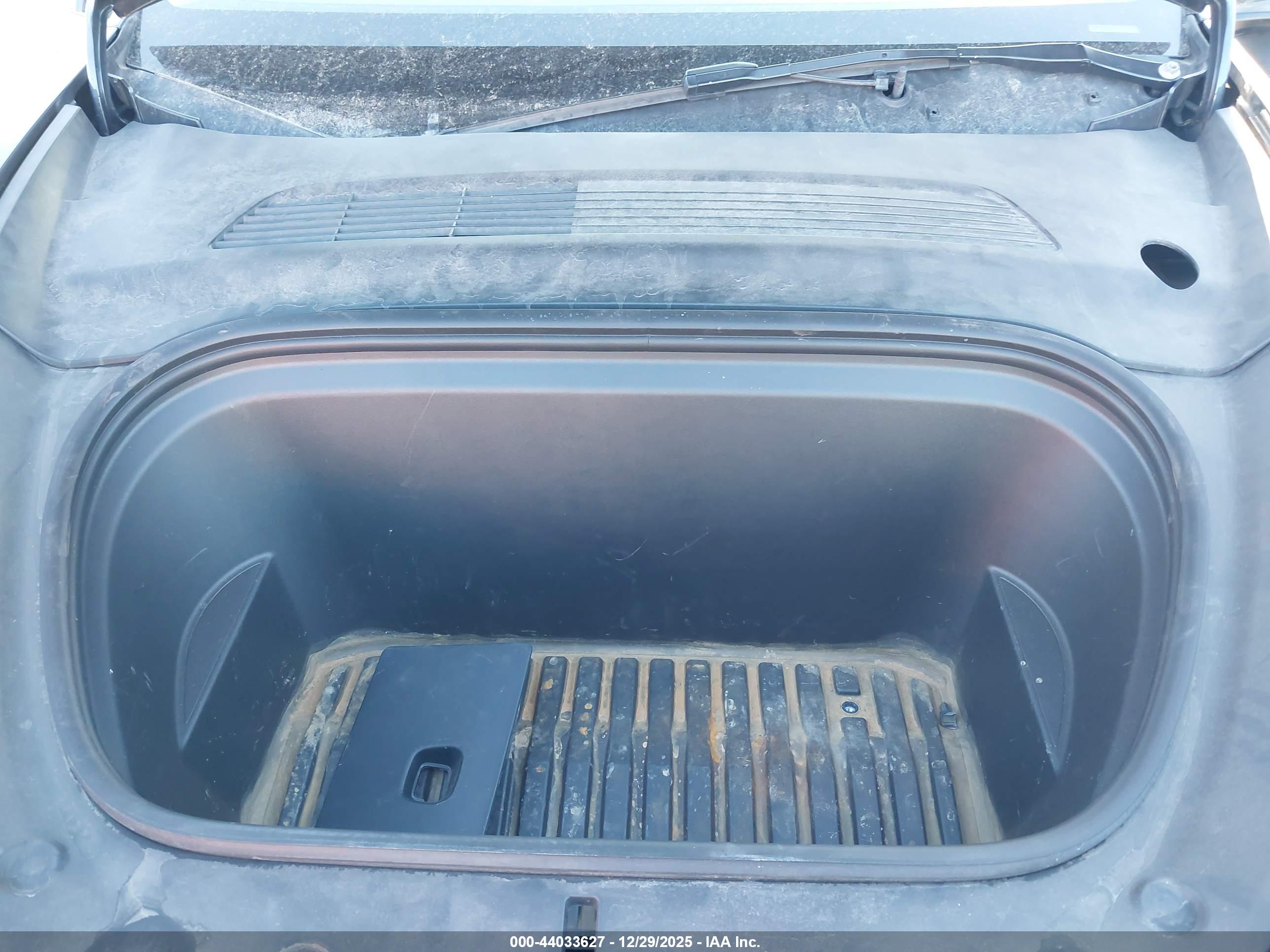 TESLA MODEL image 10