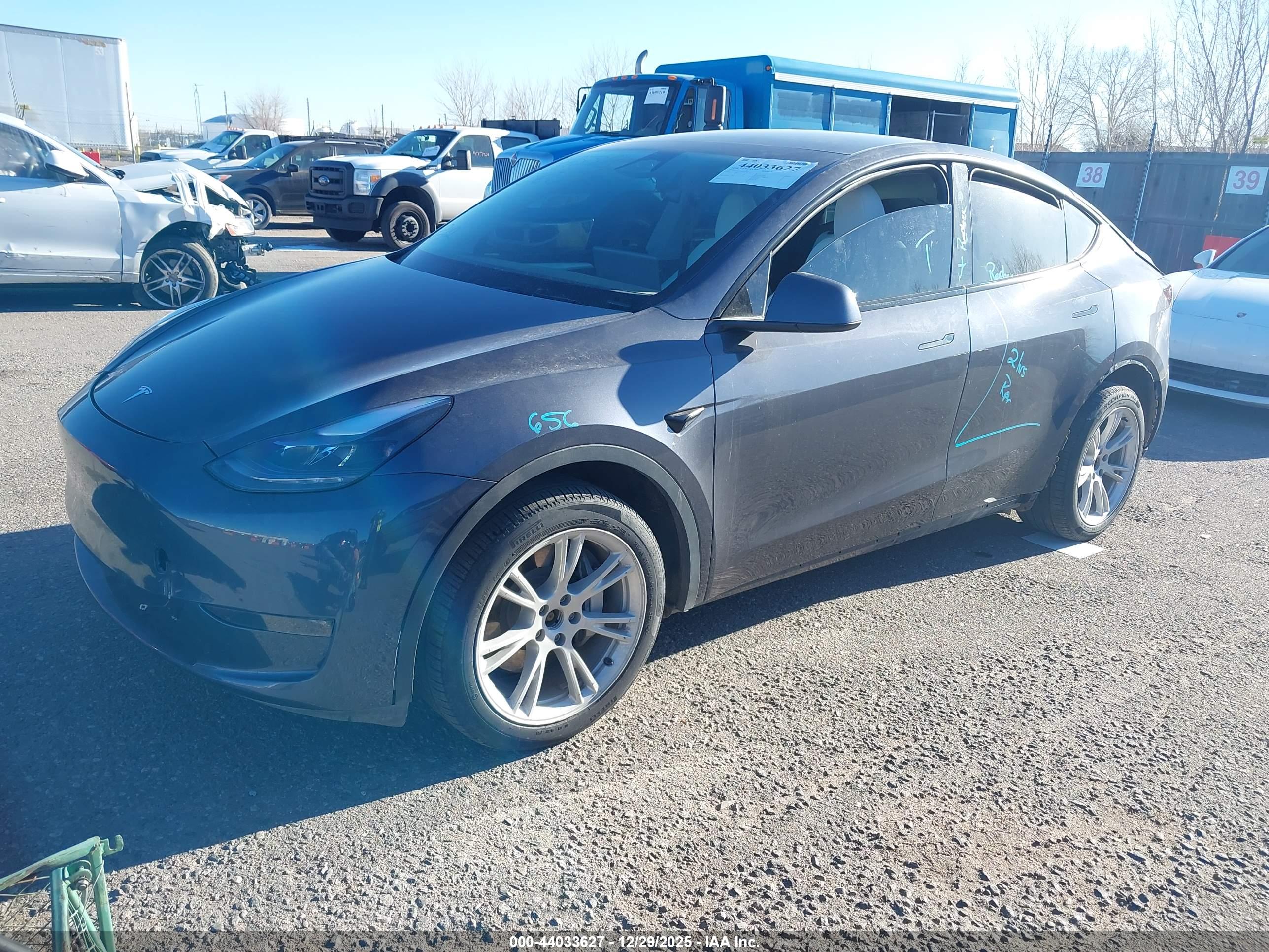 TESLA MODEL image 2