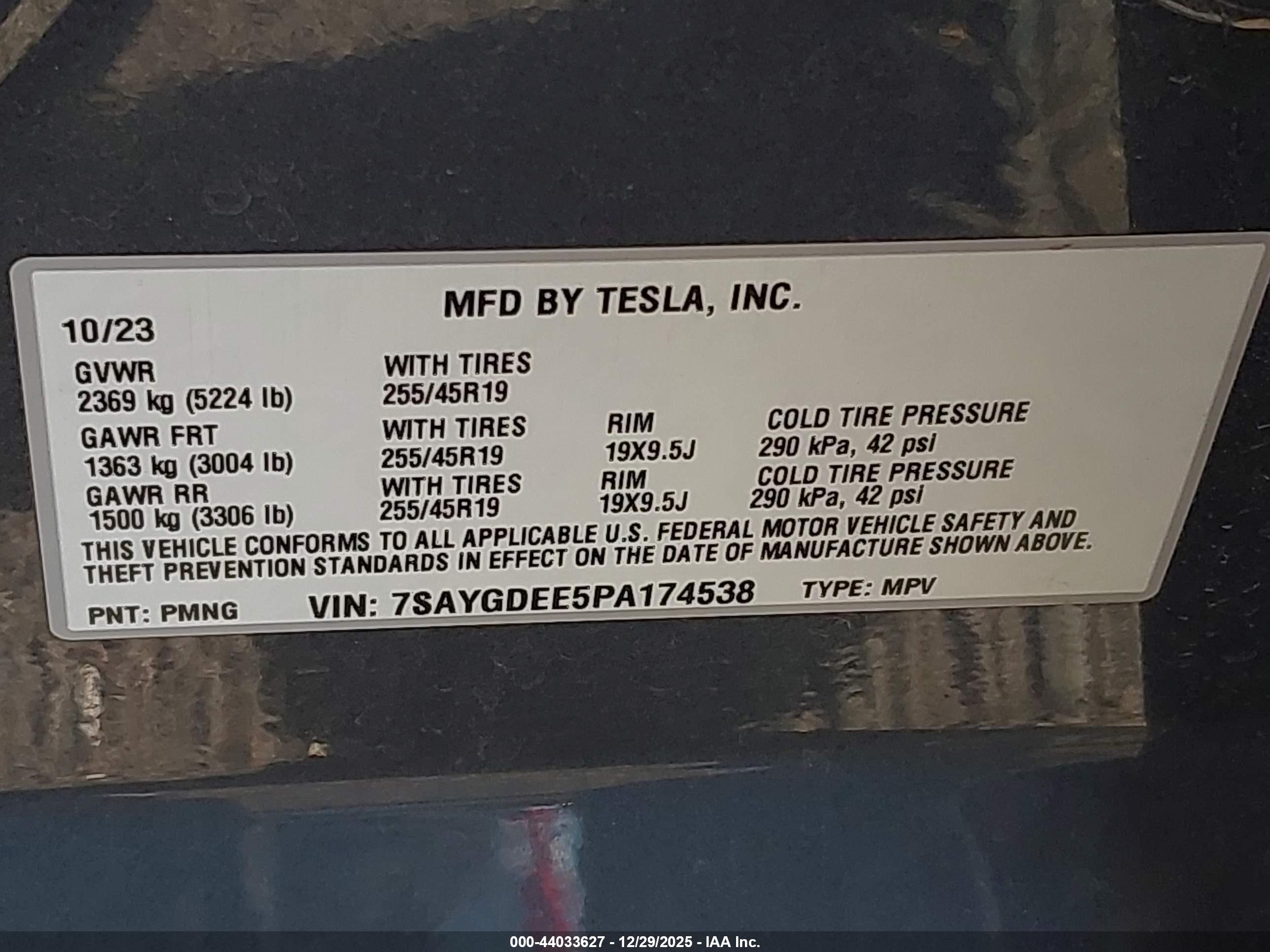 TESLA MODEL image 9