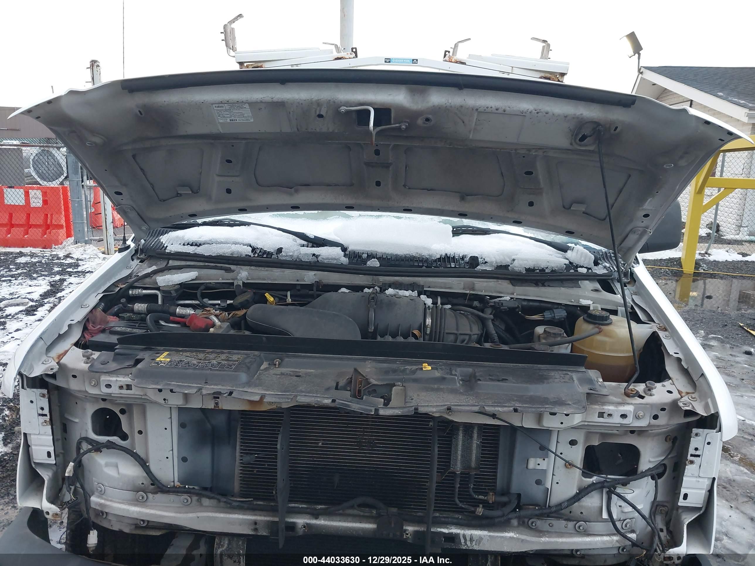 FORD E-250 image 10