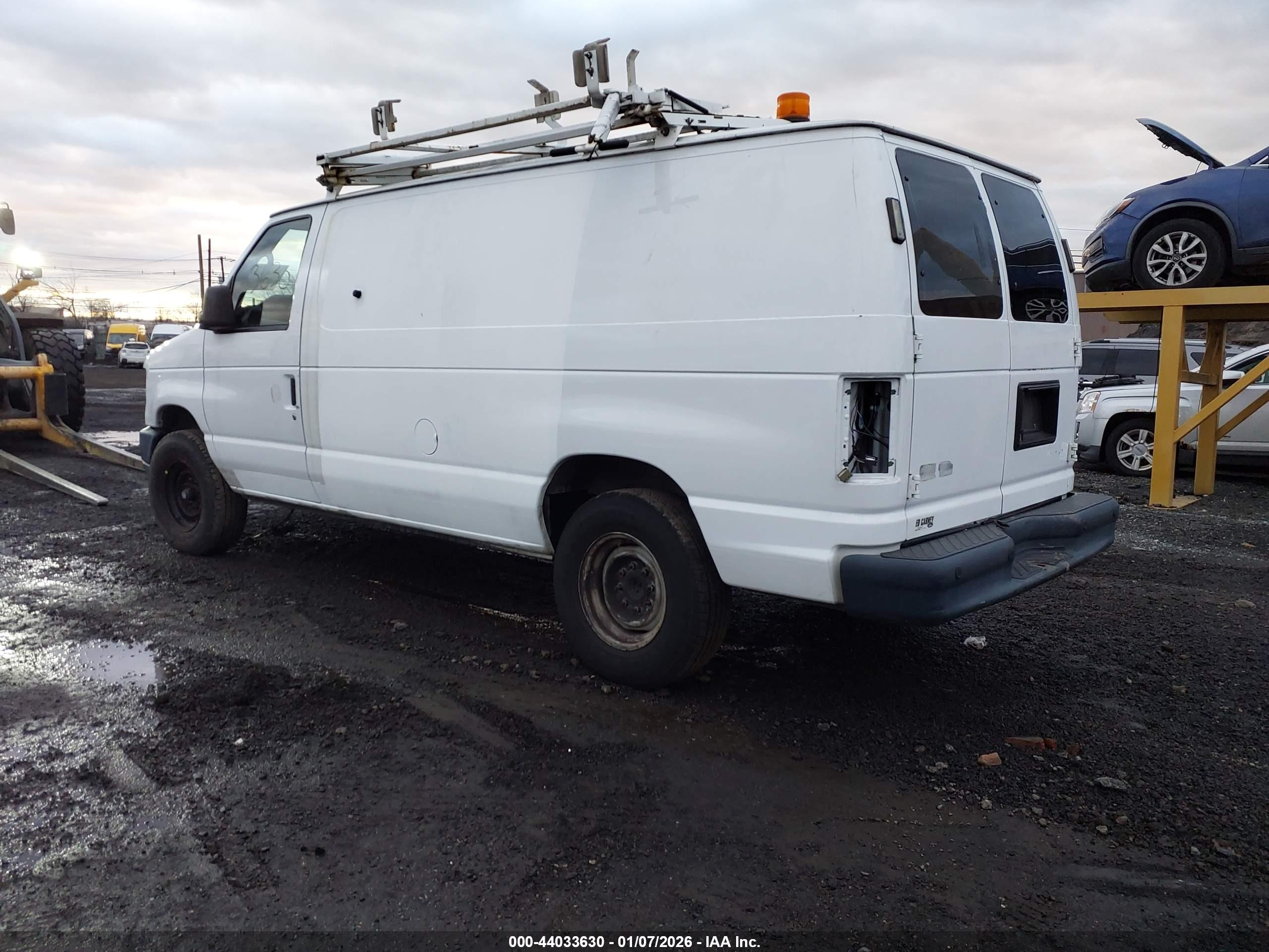 FORD E-250 image 3