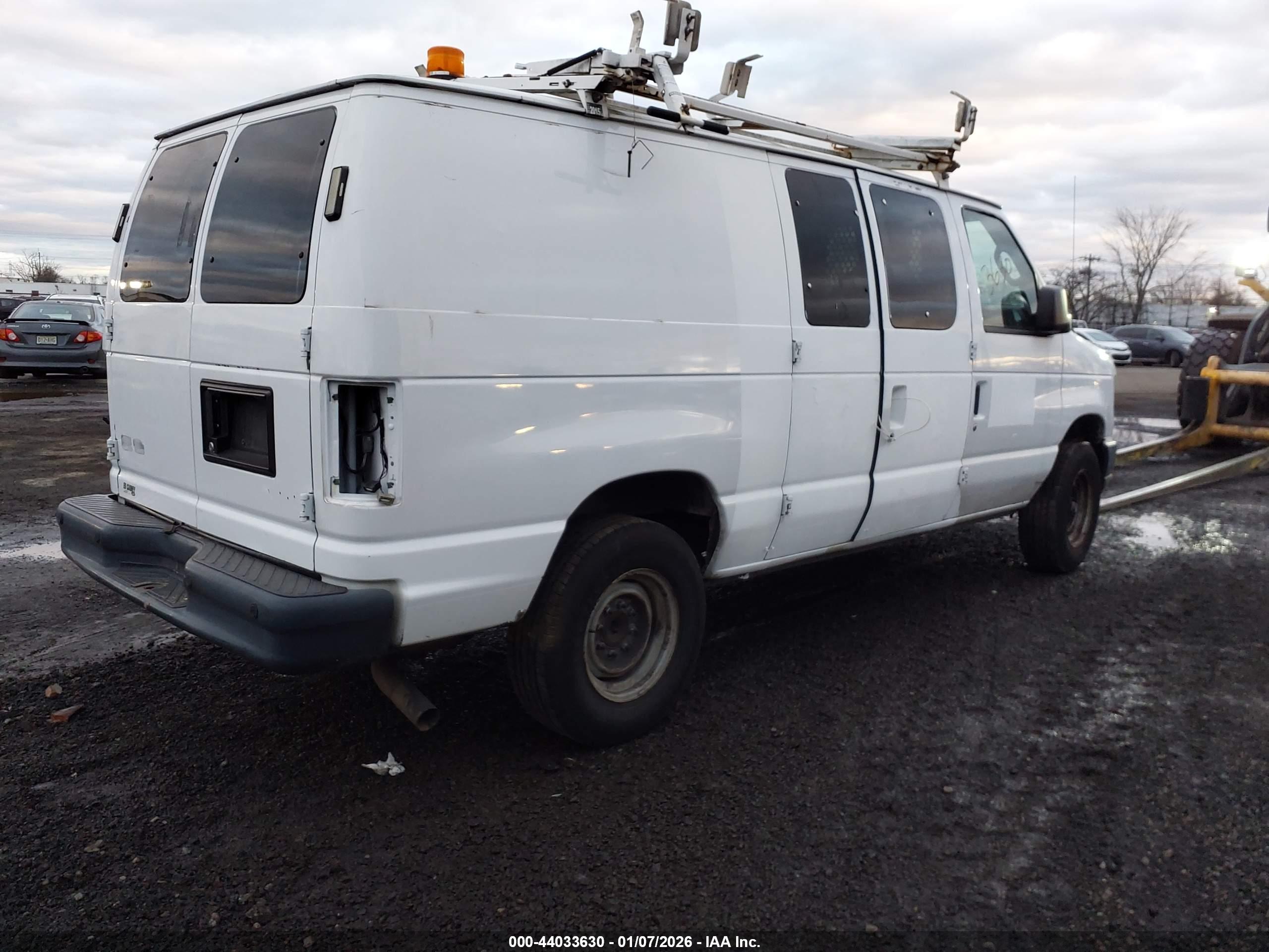 FORD E-250 image 4
