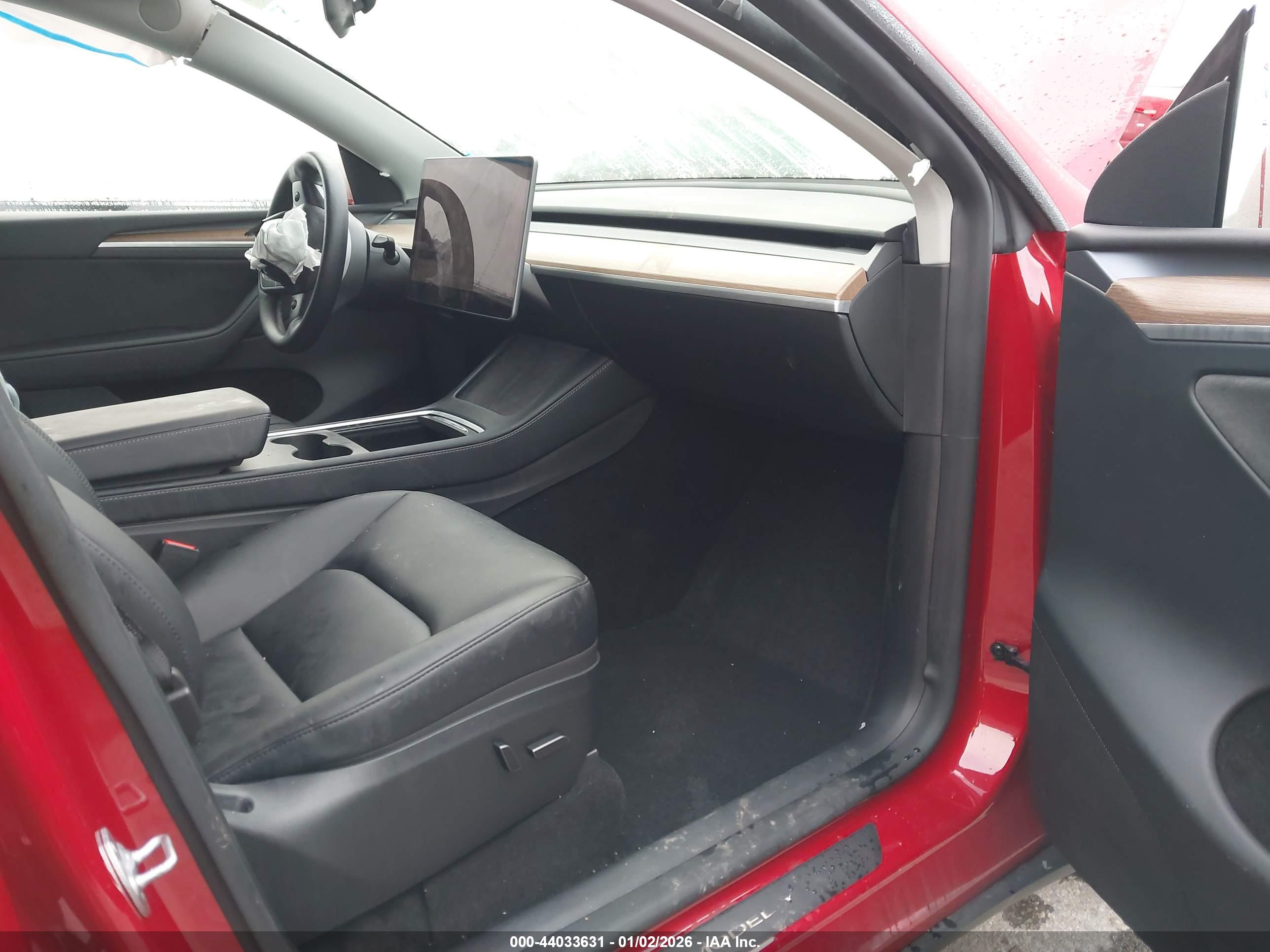 TESLA MODEL image 5