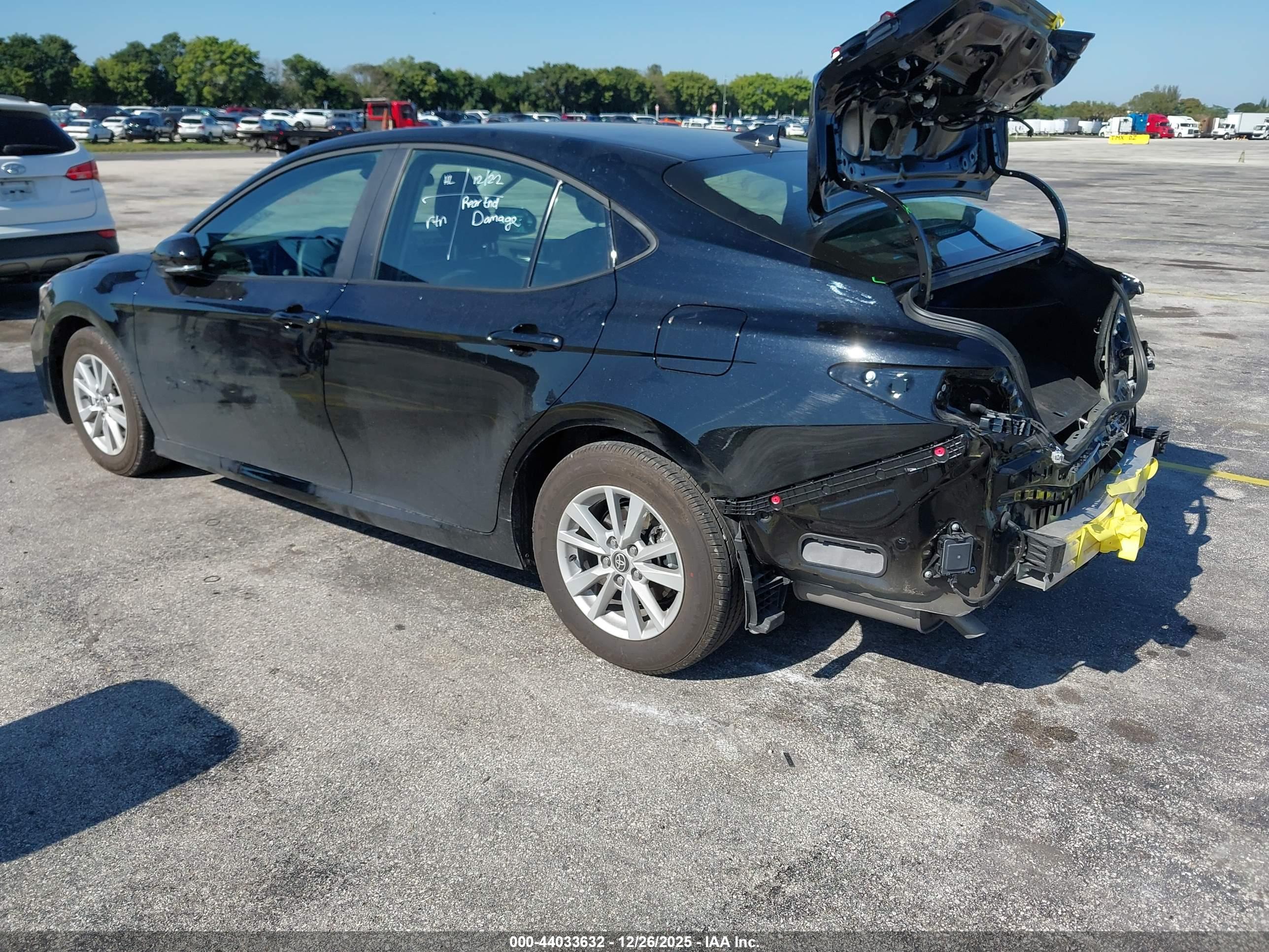 TOYOTA CAMRY image 3