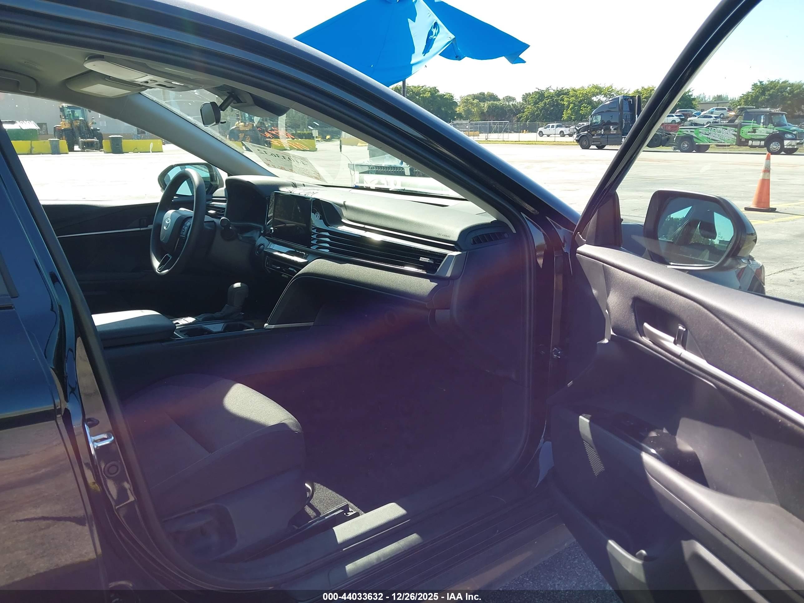 TOYOTA CAMRY image 5