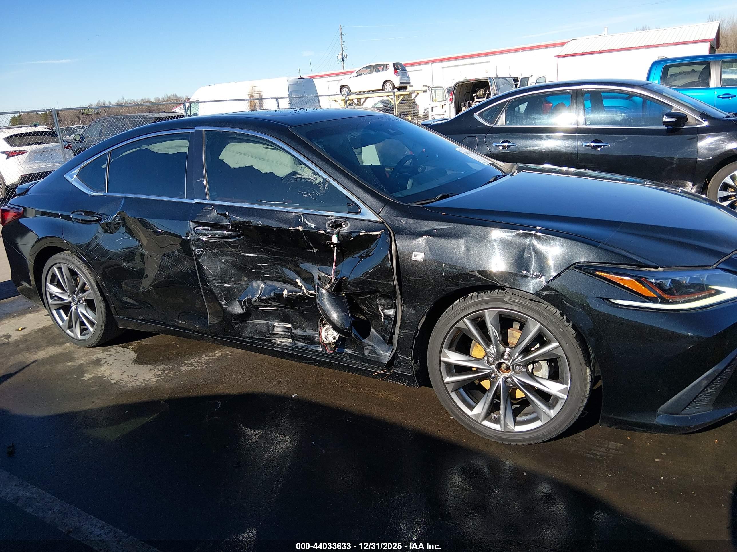 LEXUS ES image 6