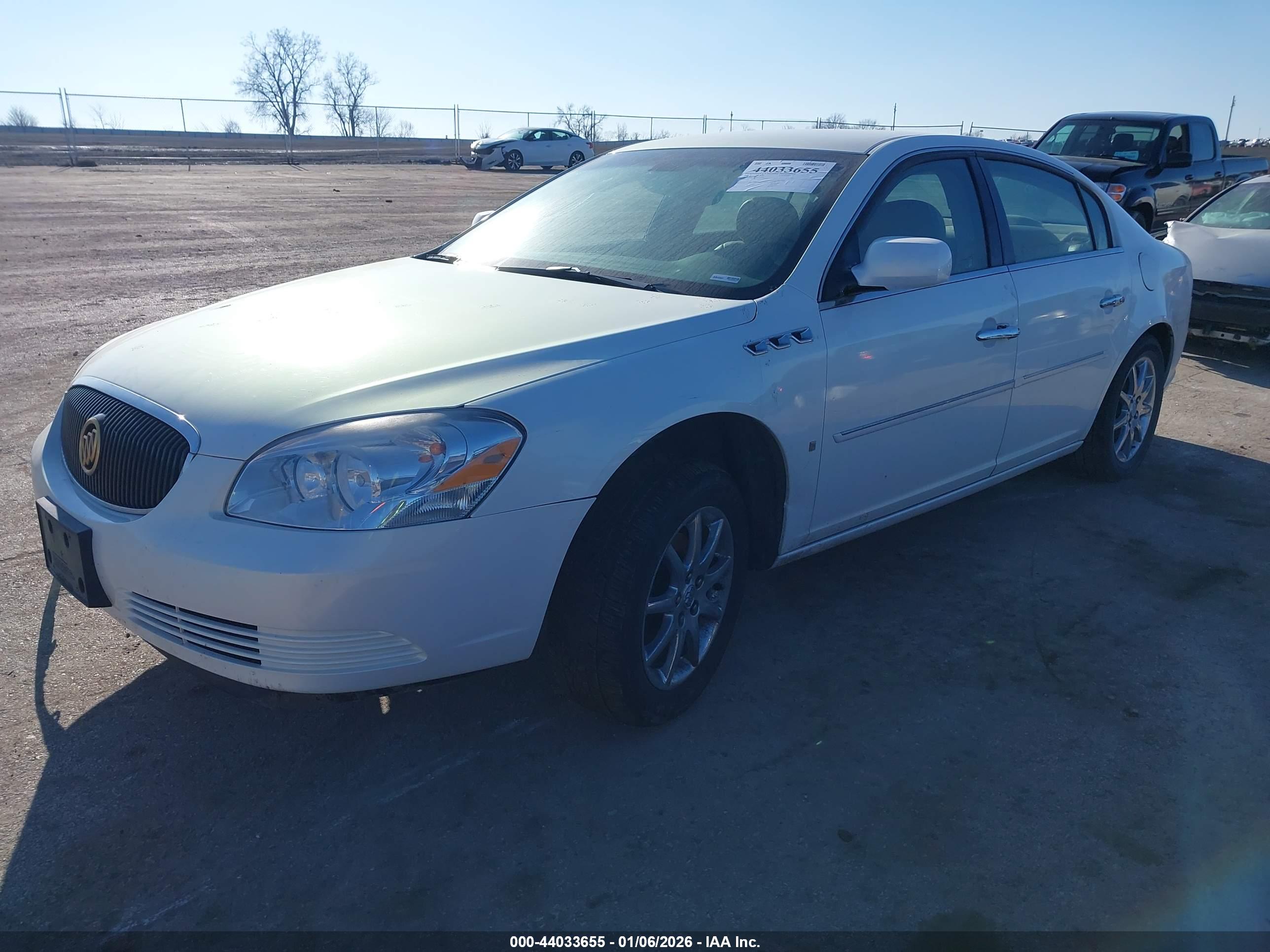 BUICK LUCERNE image 2