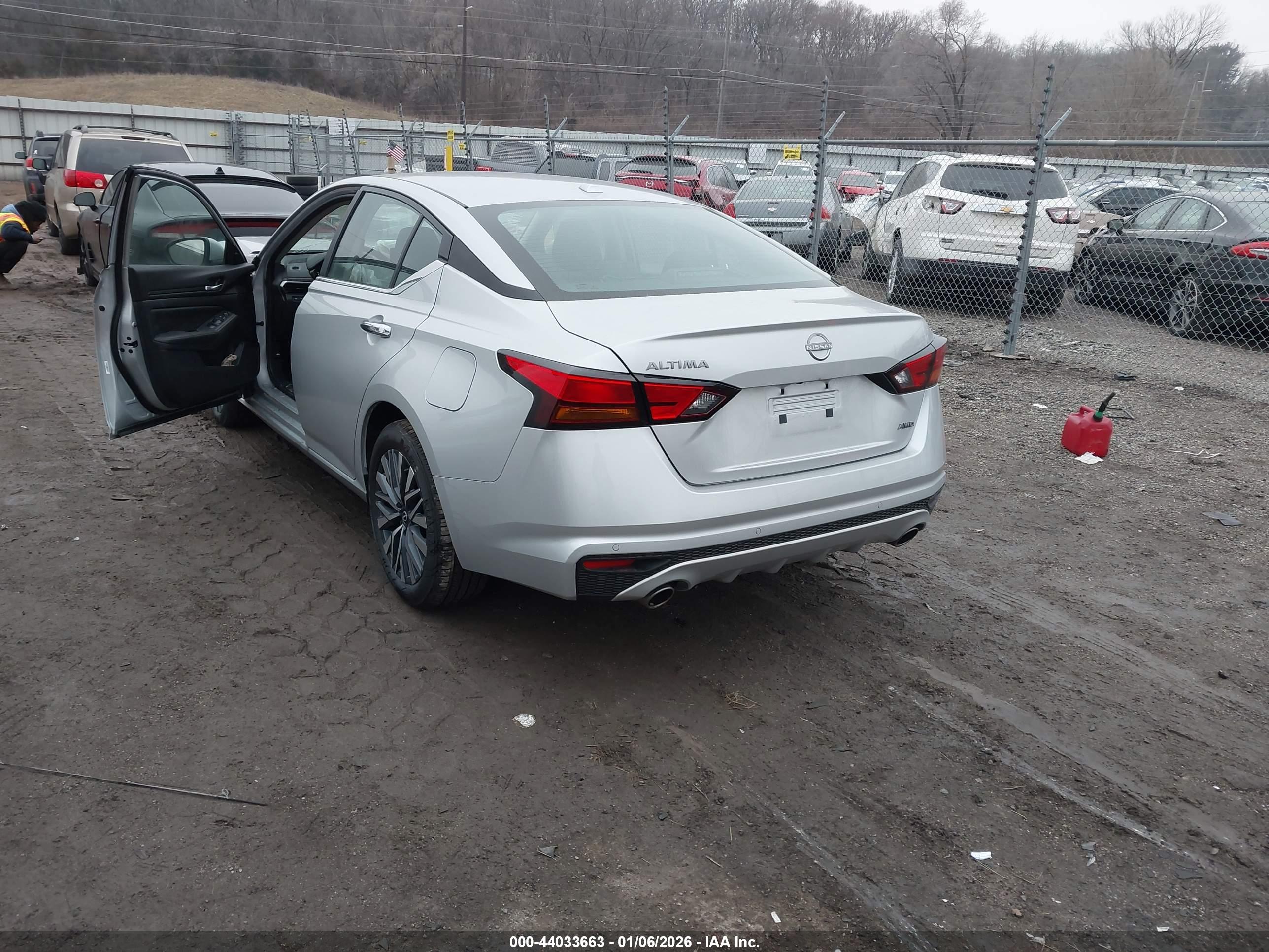 NISSAN ALTIMA image 3