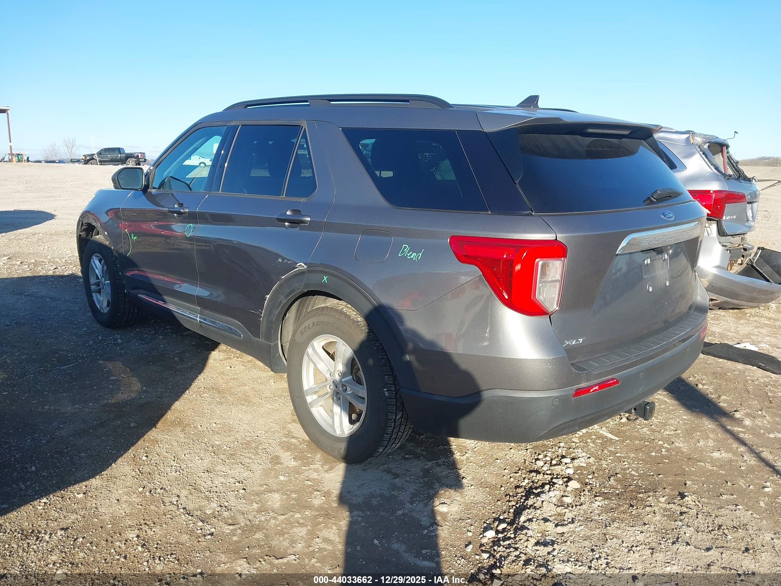 FORD EXPLORER image 3