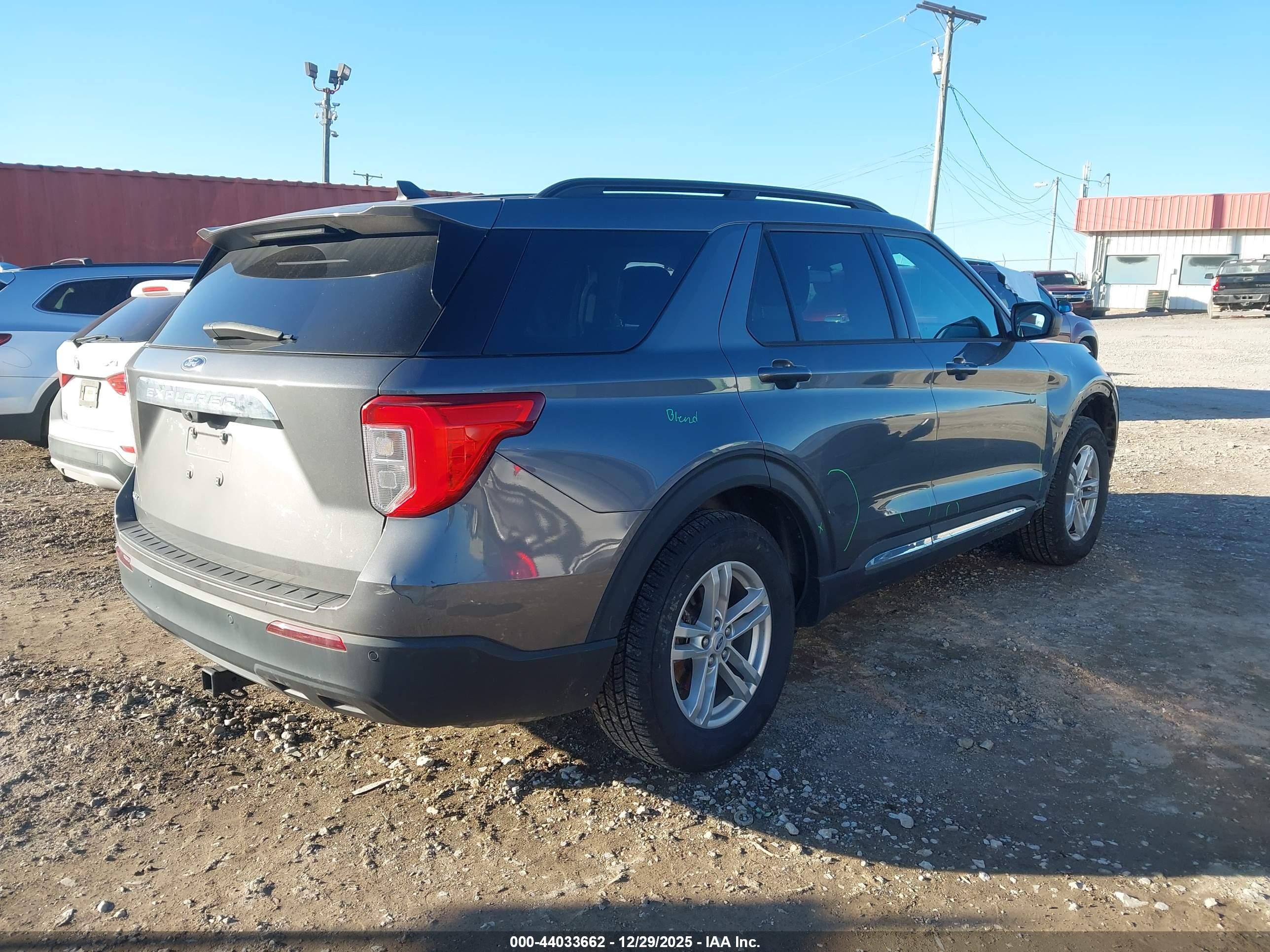 FORD EXPLORER image 4