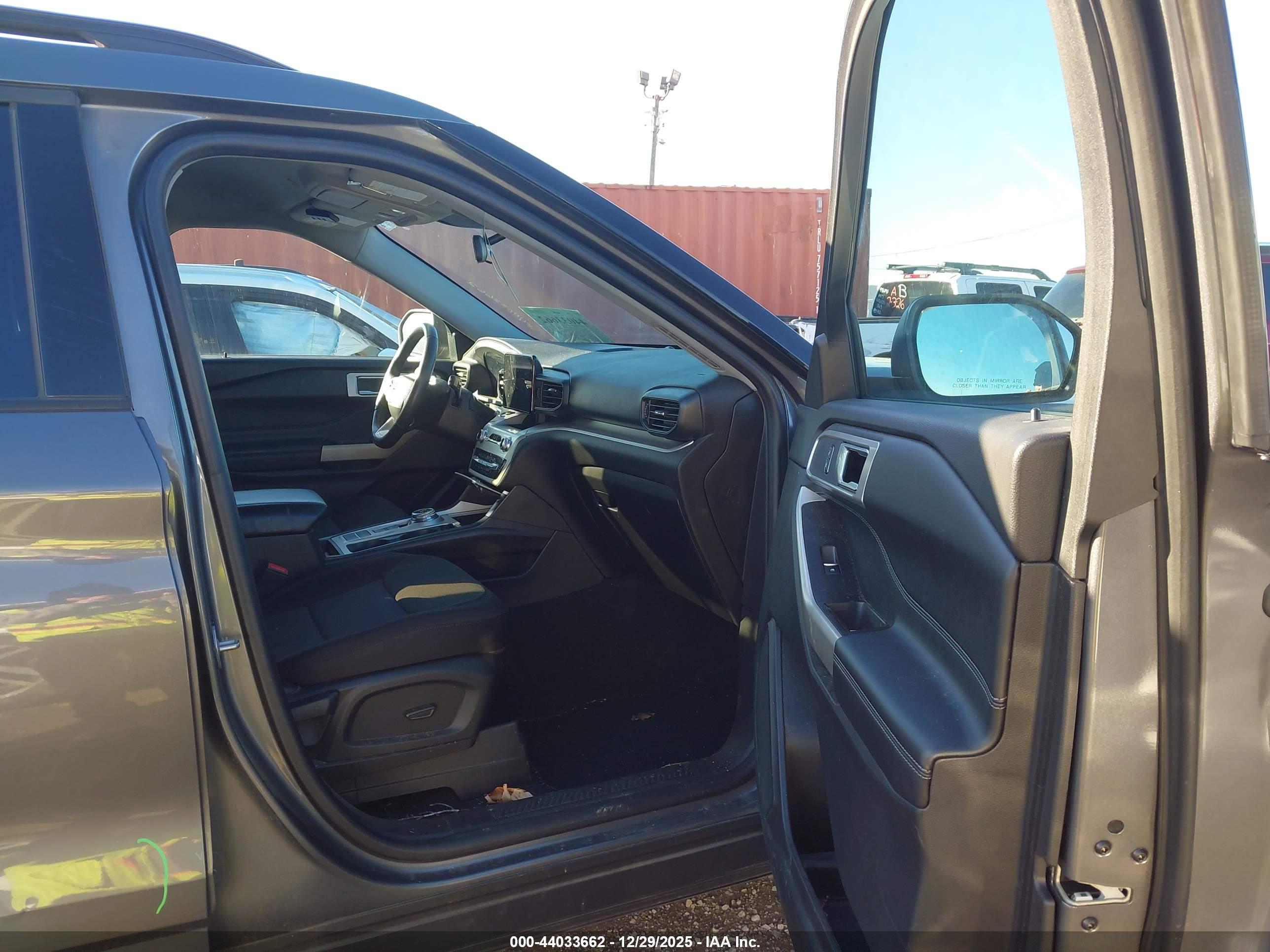 FORD EXPLORER image 5