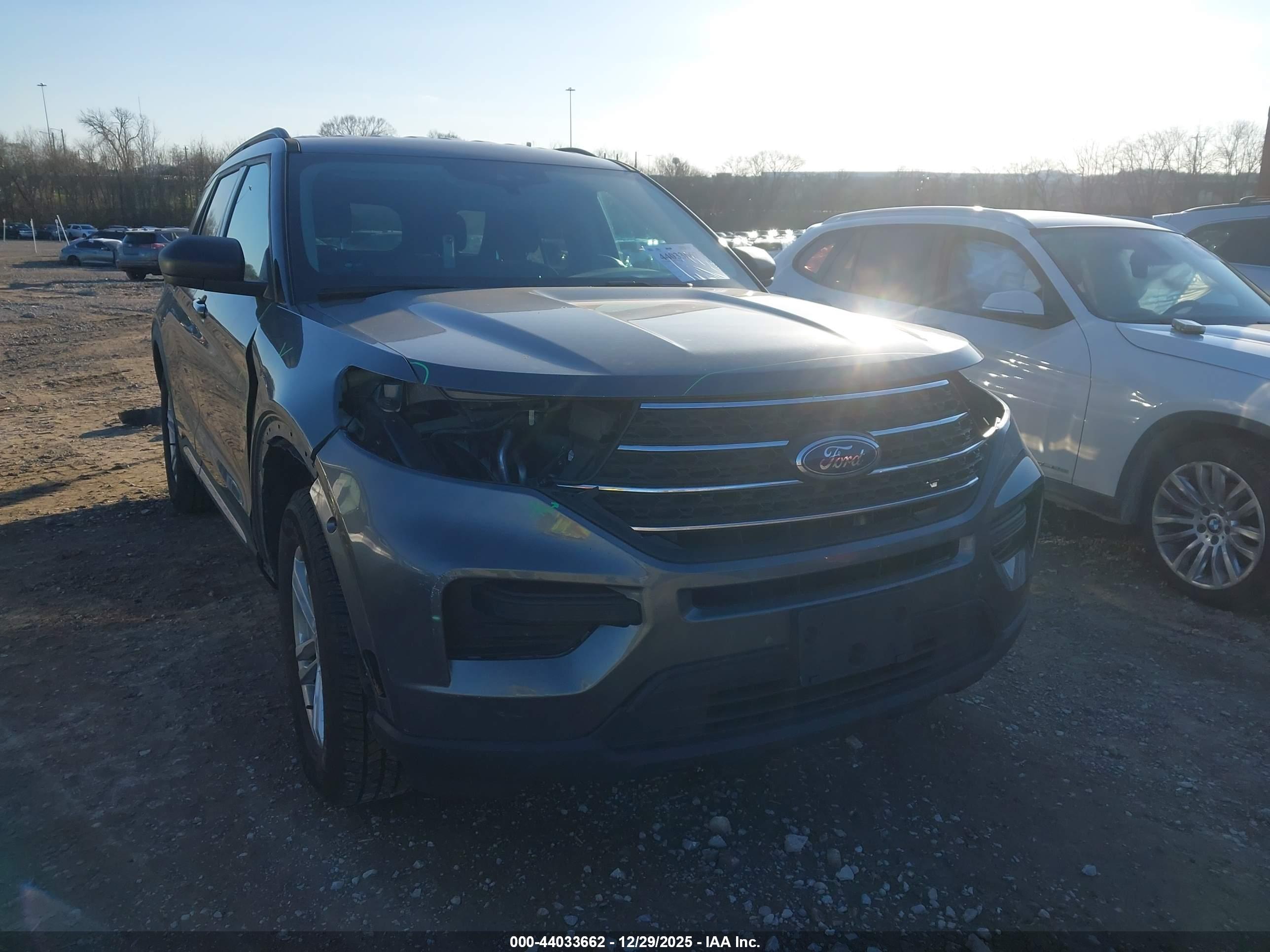 FORD EXPLORER image 6