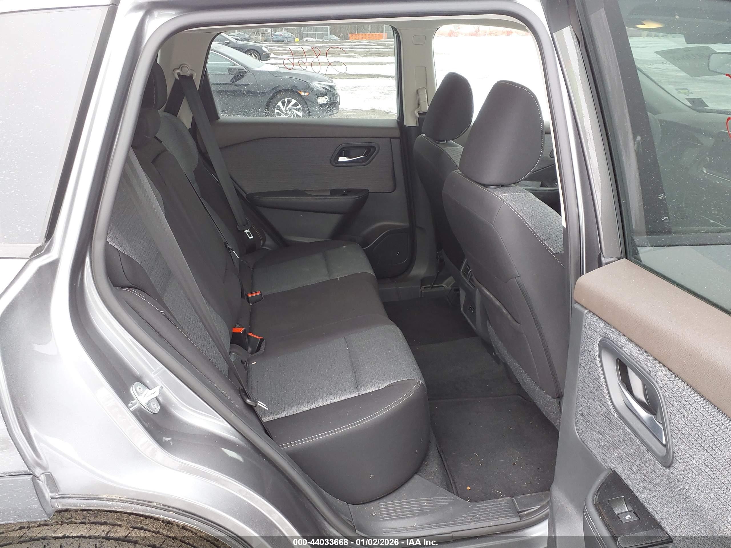 NISSAN ROGUE image 8