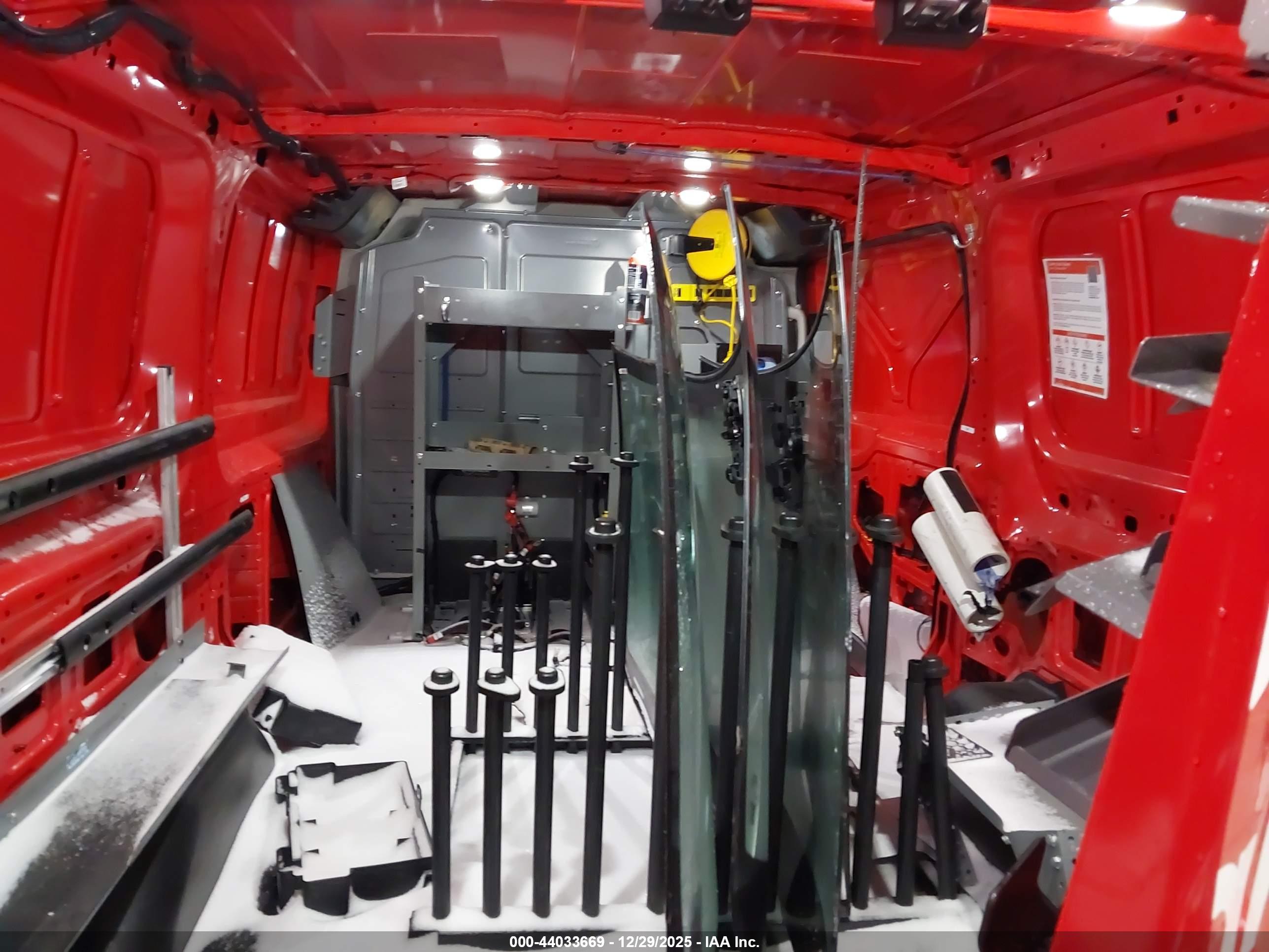 FORD TRANSIT-150 image 8