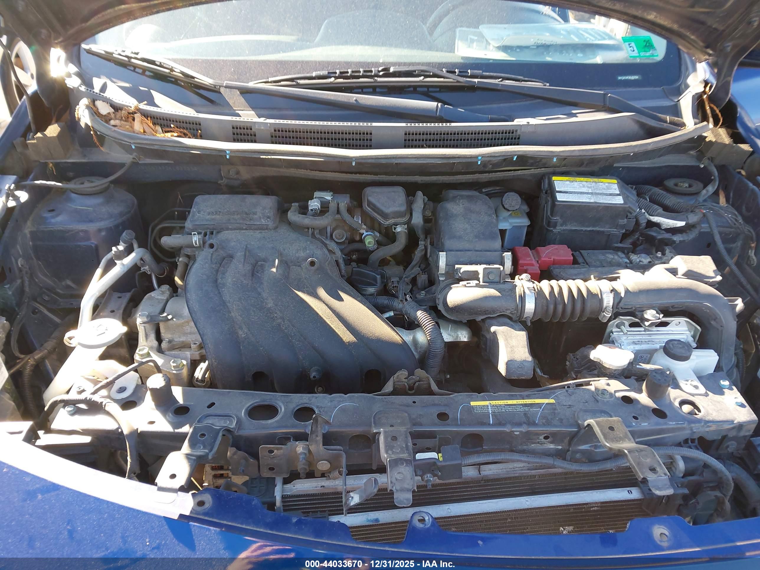 NISSAN VERSA image 10