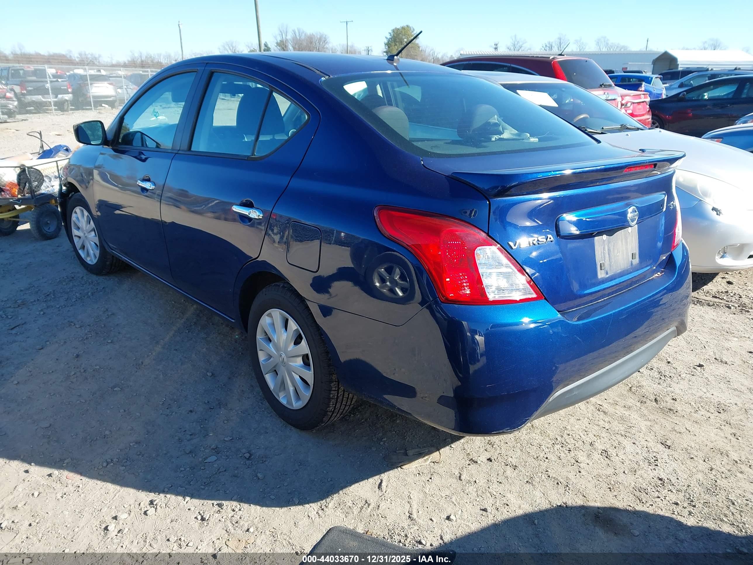 NISSAN VERSA image 3