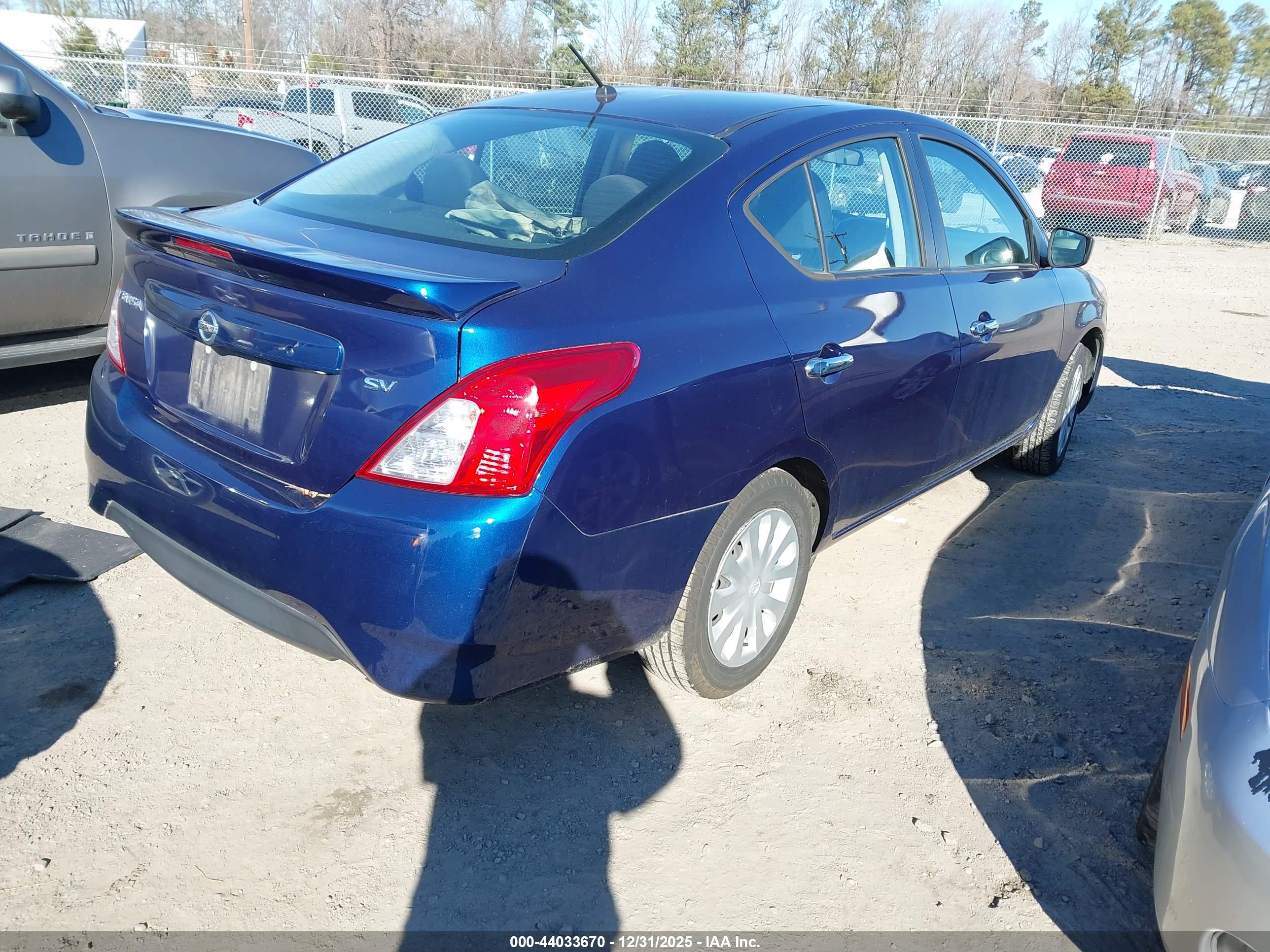NISSAN VERSA image 4