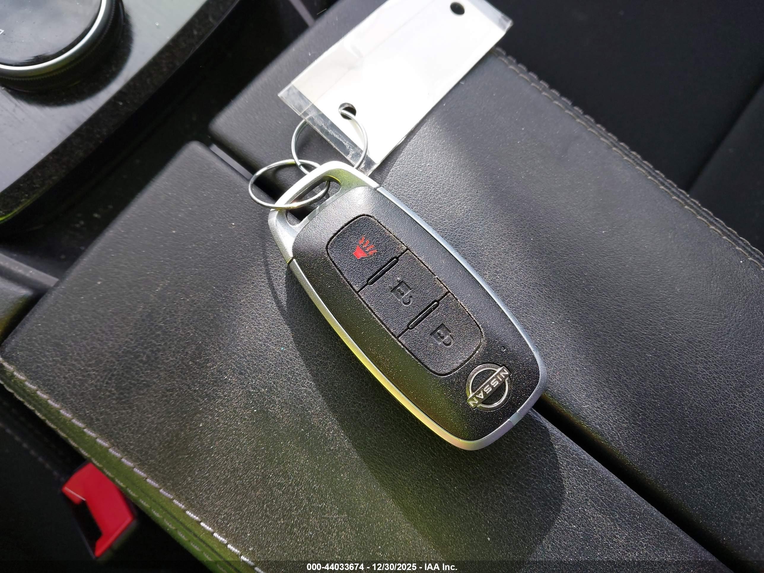 NISSAN ROGUE image 11