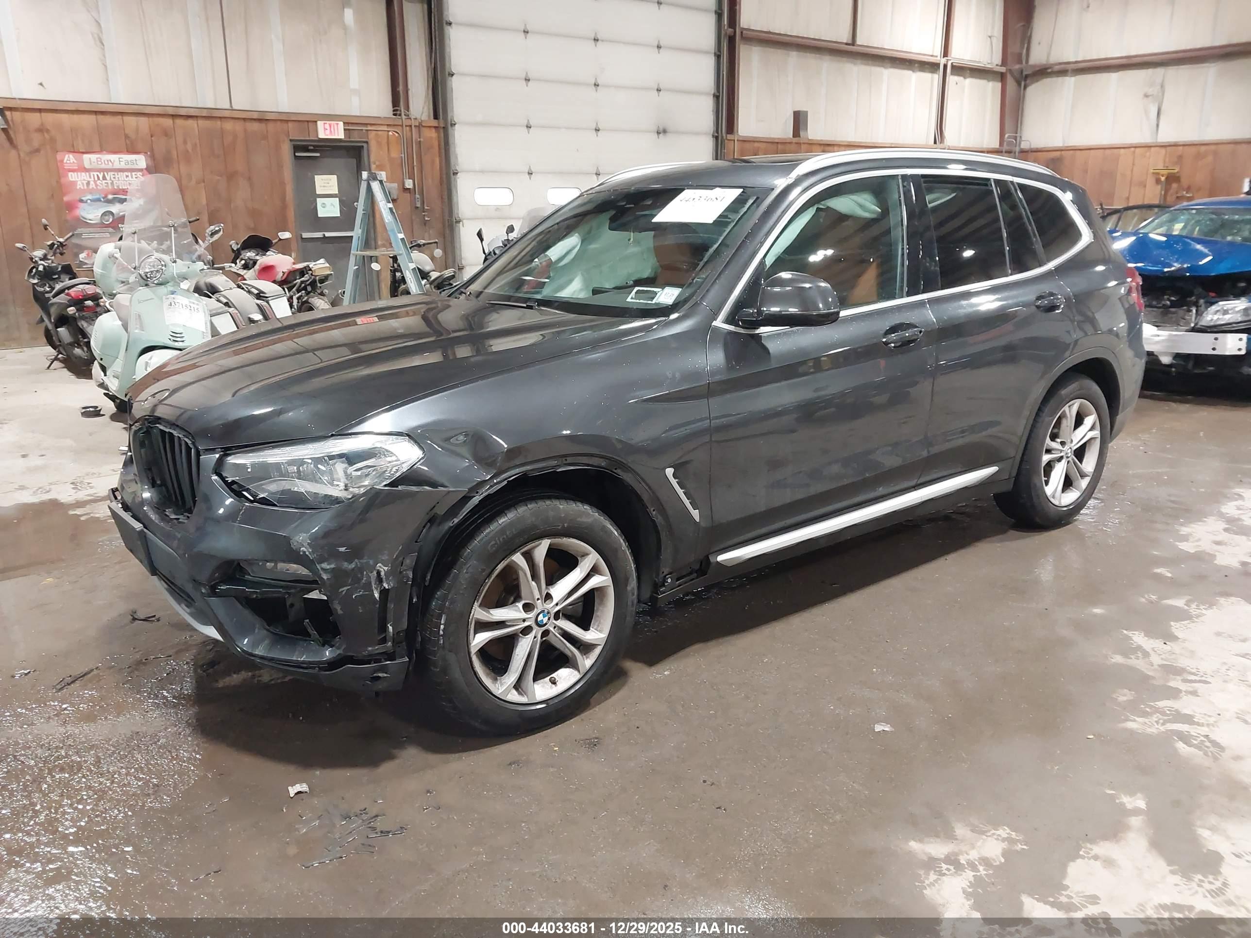 BMW X3 image 2