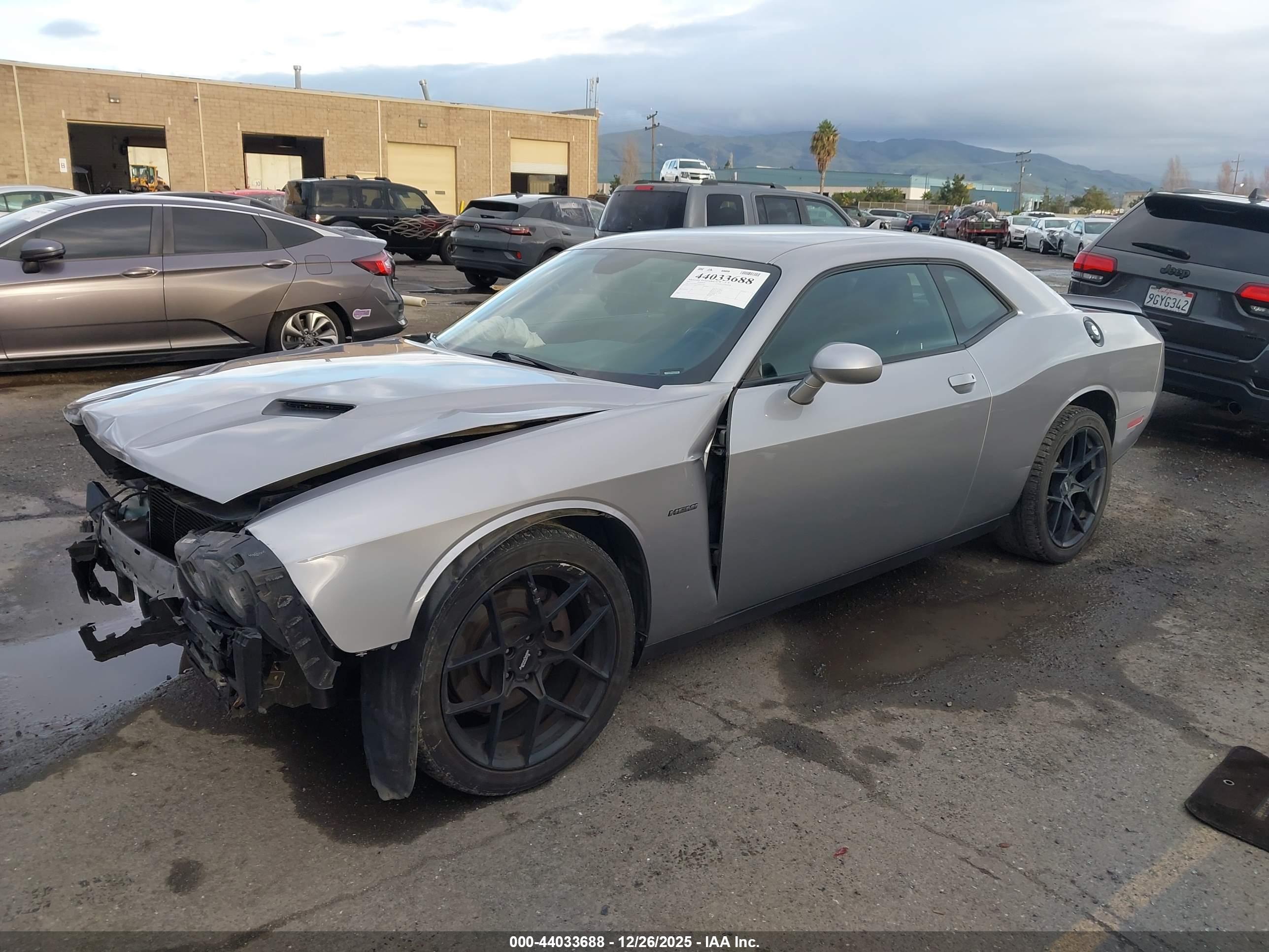 DODGE CHALLENGER image 2