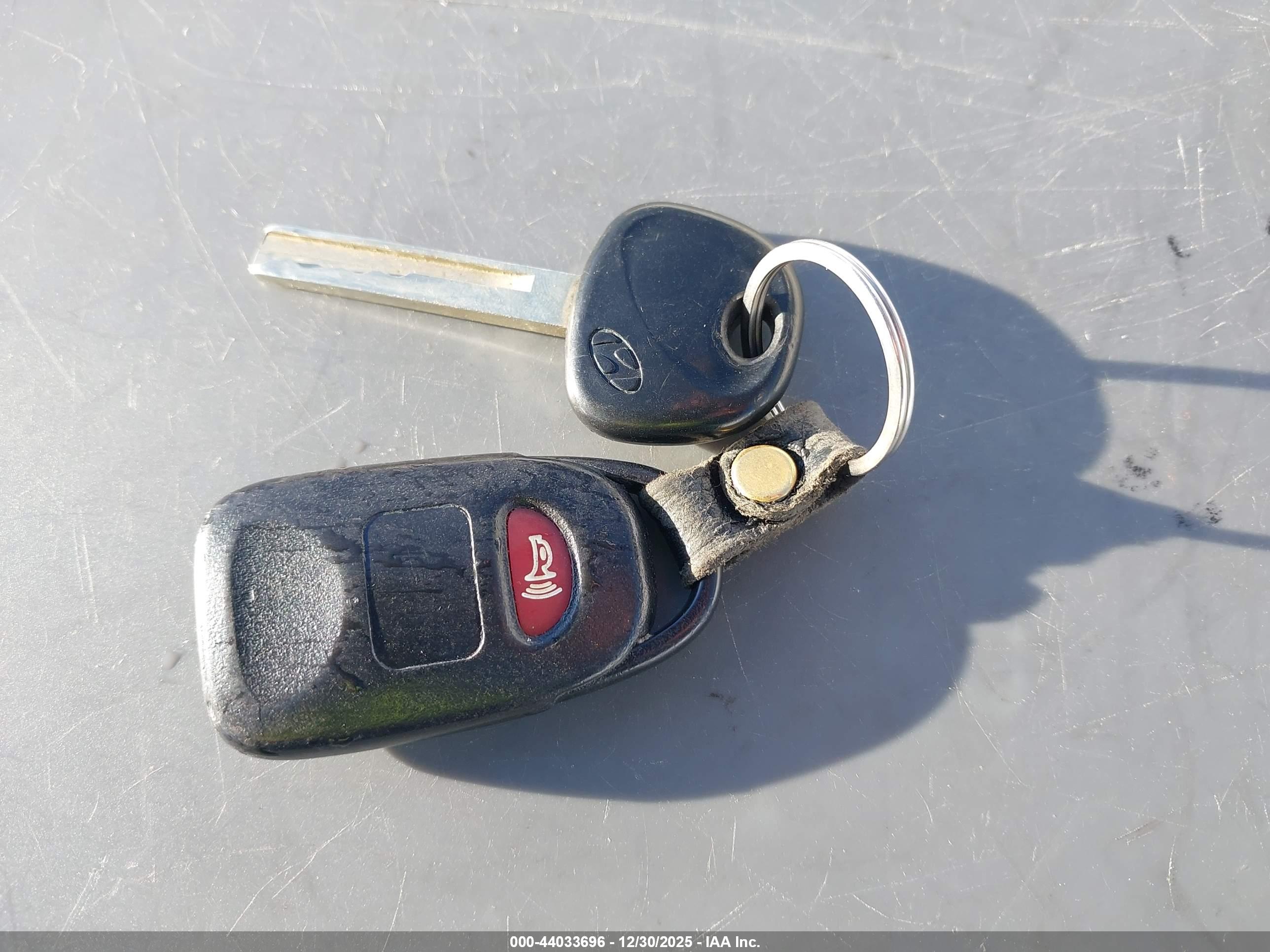 HYUNDAI ACCENT image 11