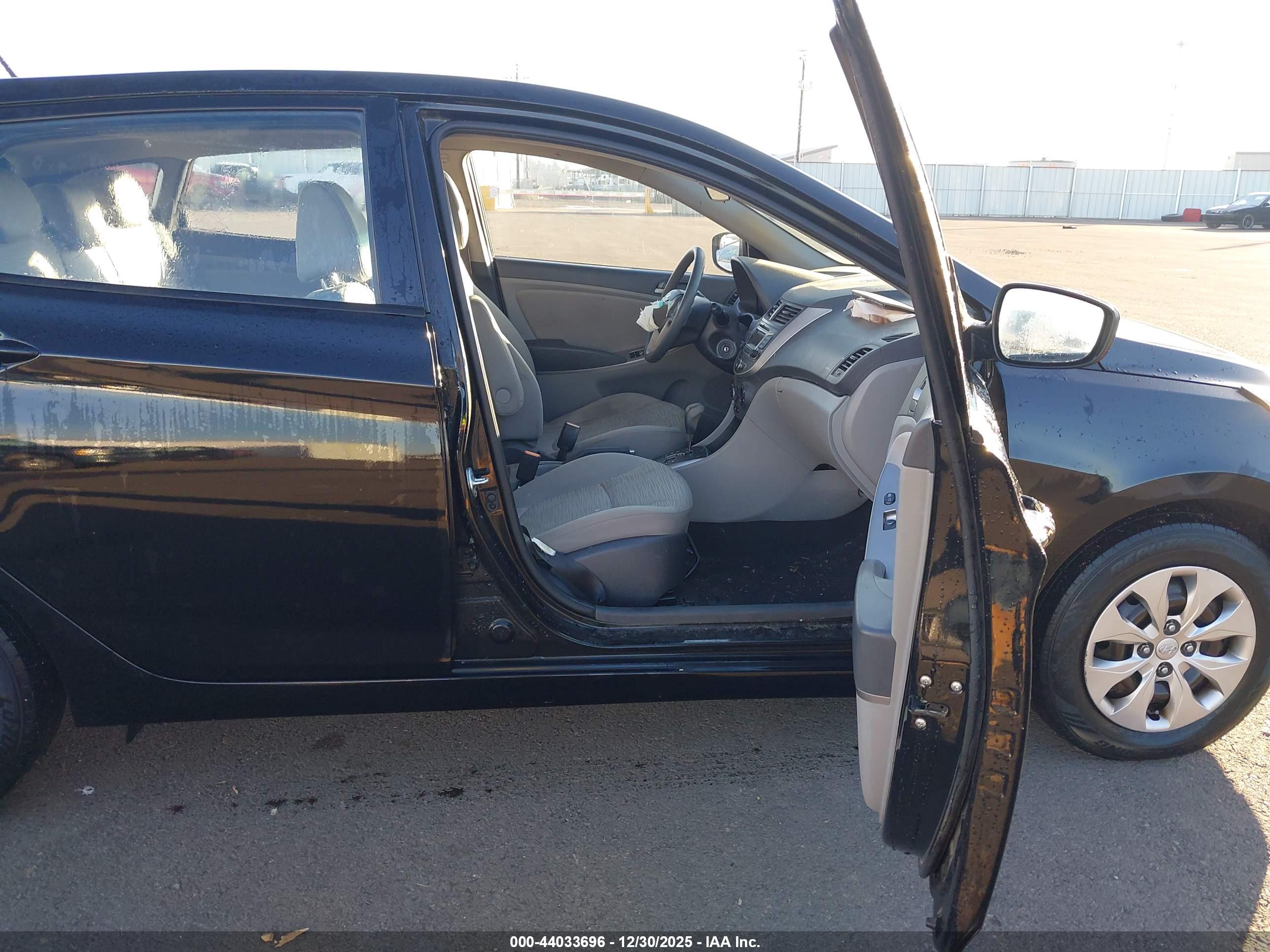 HYUNDAI ACCENT image 5