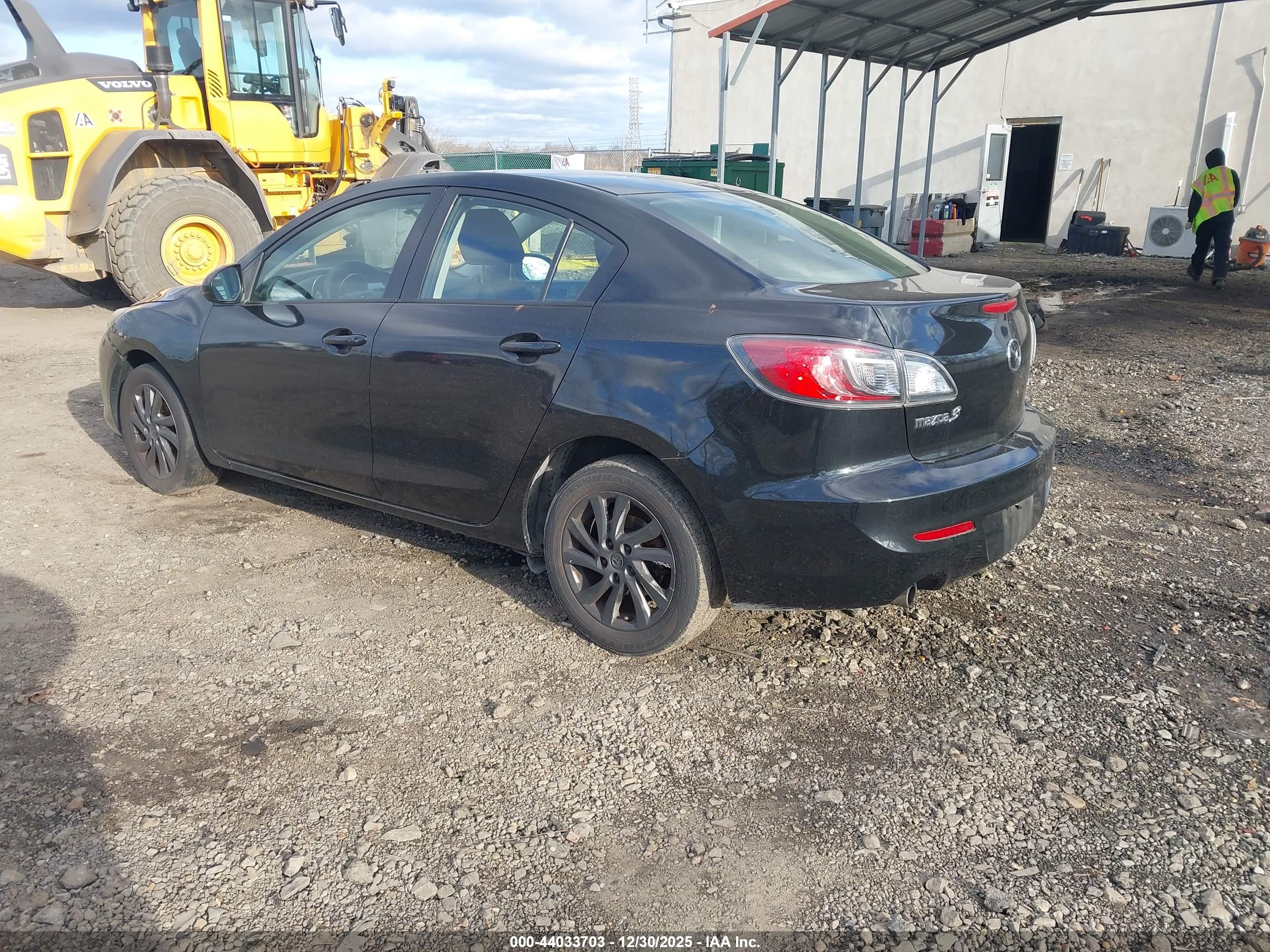 MAZDA MAZDA3 image 3