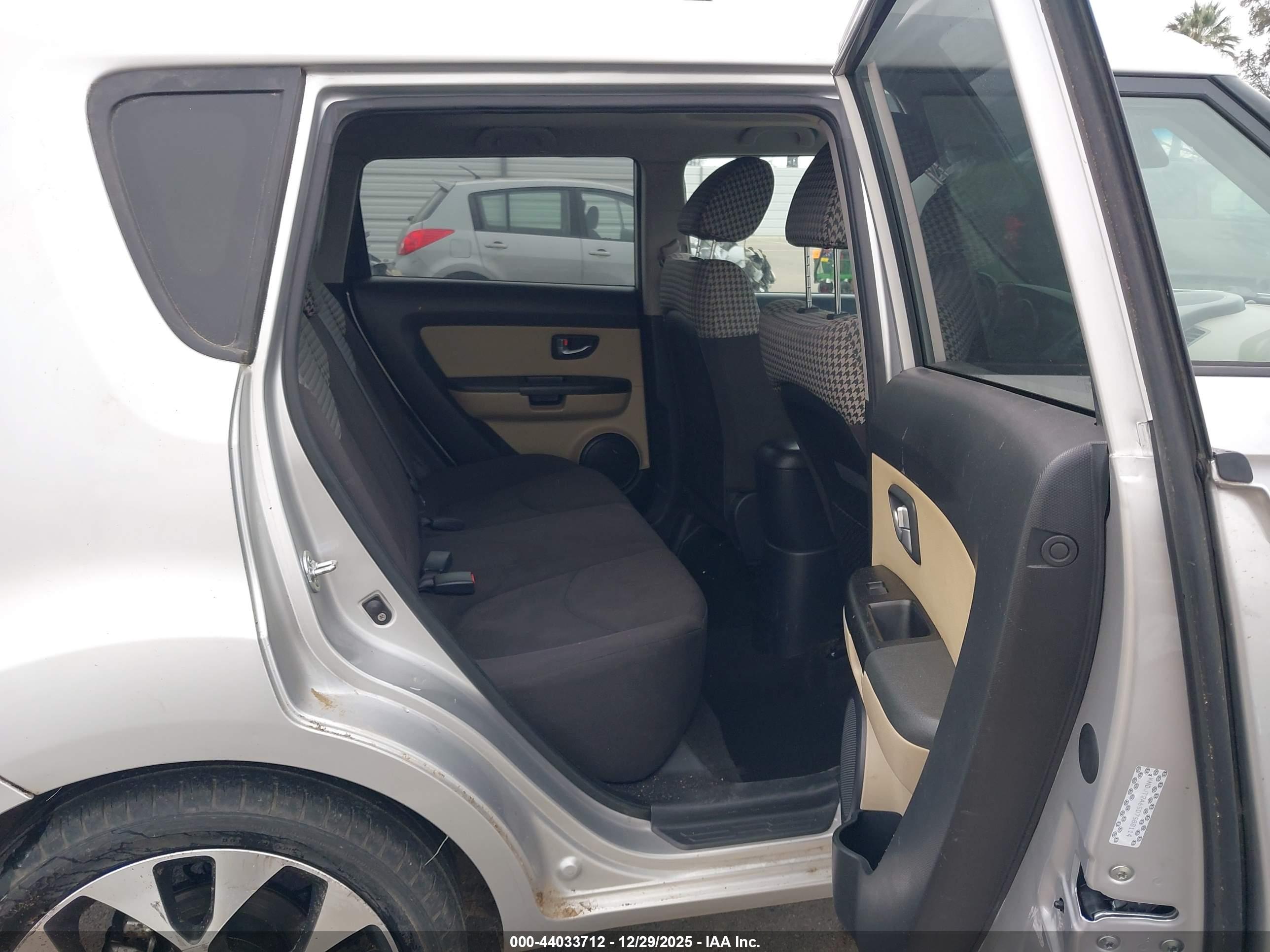 KIA SOUL image 8