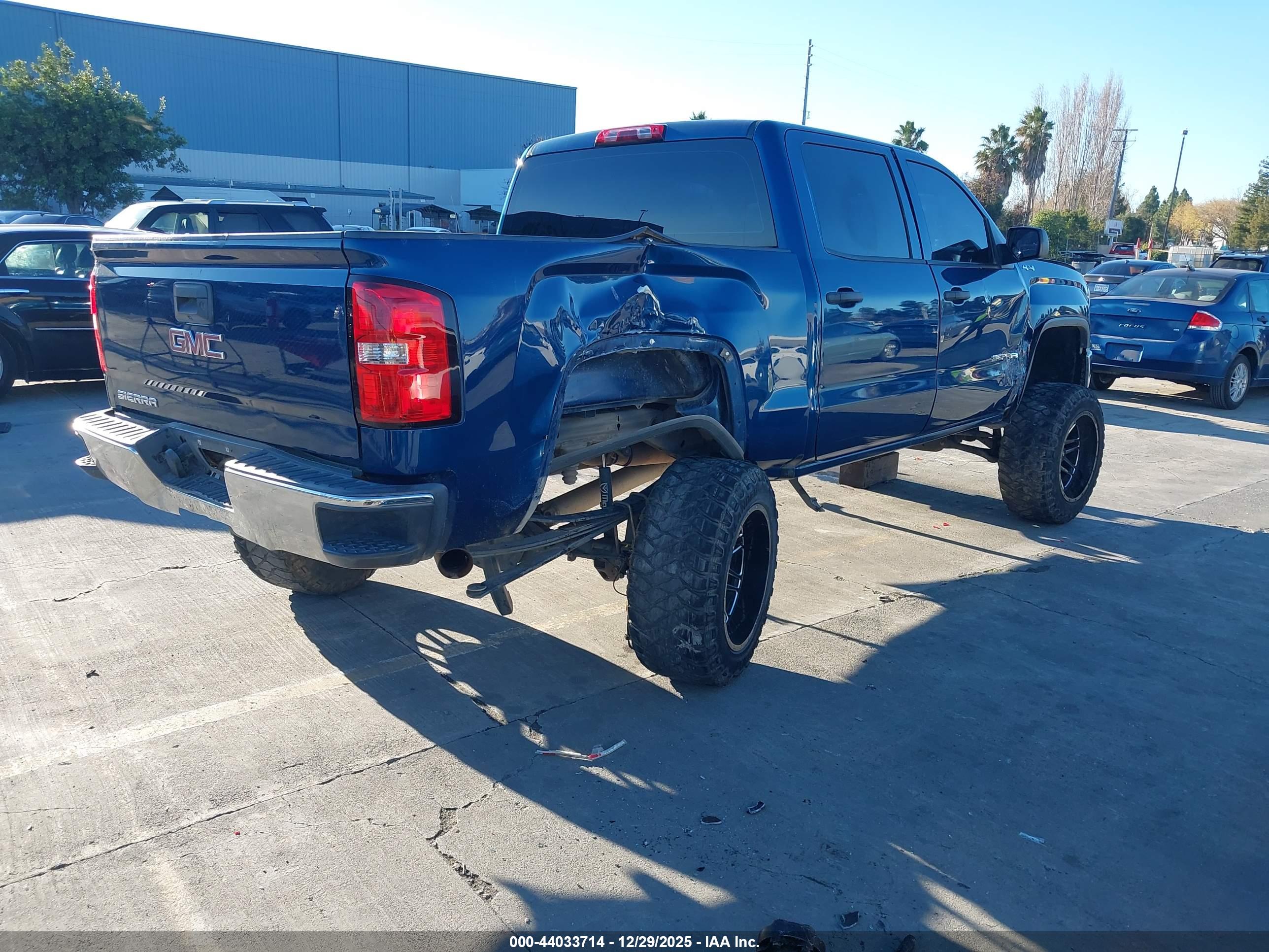 GMC SIERRA image 4